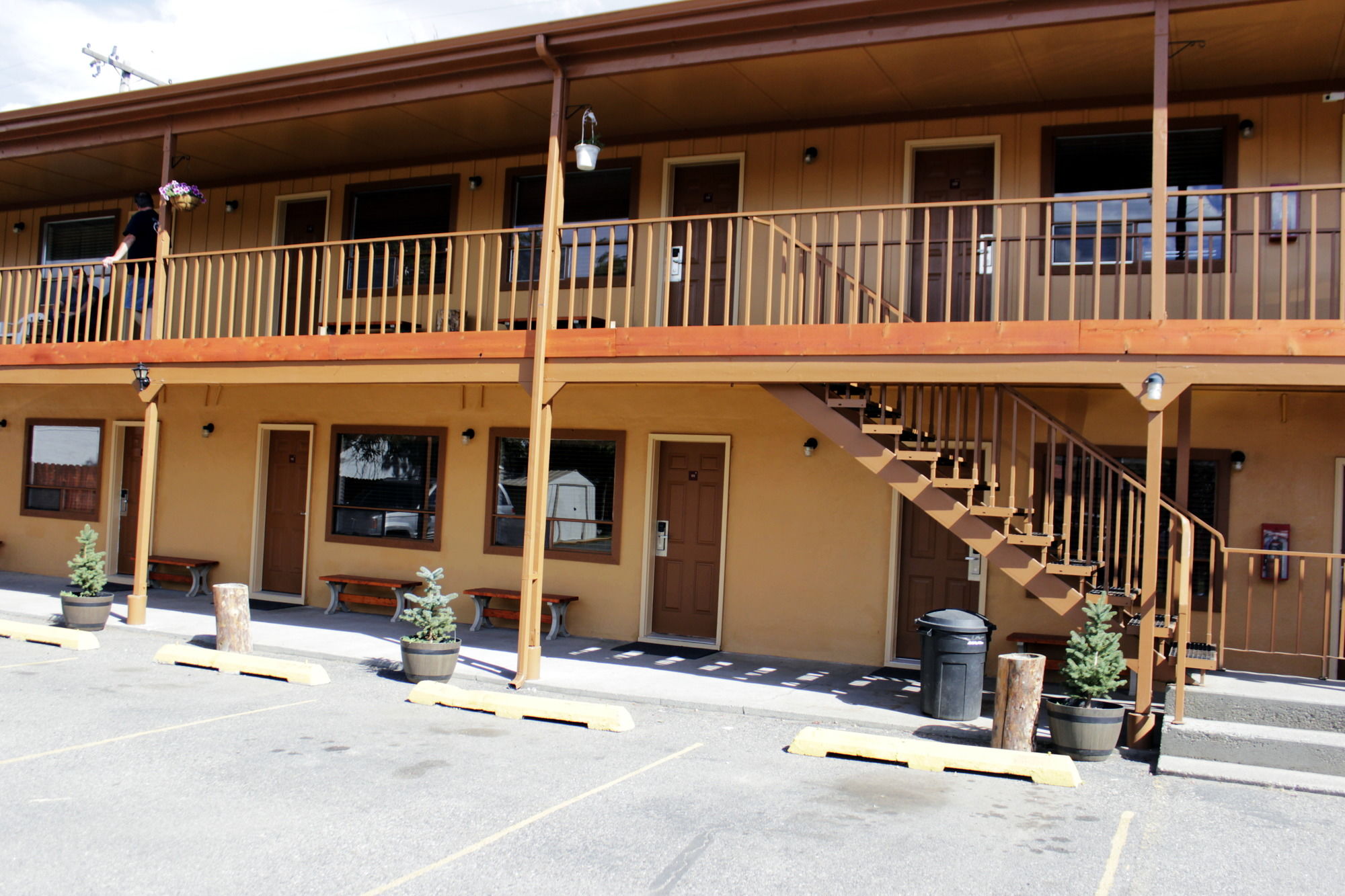 Country Motor Inn
