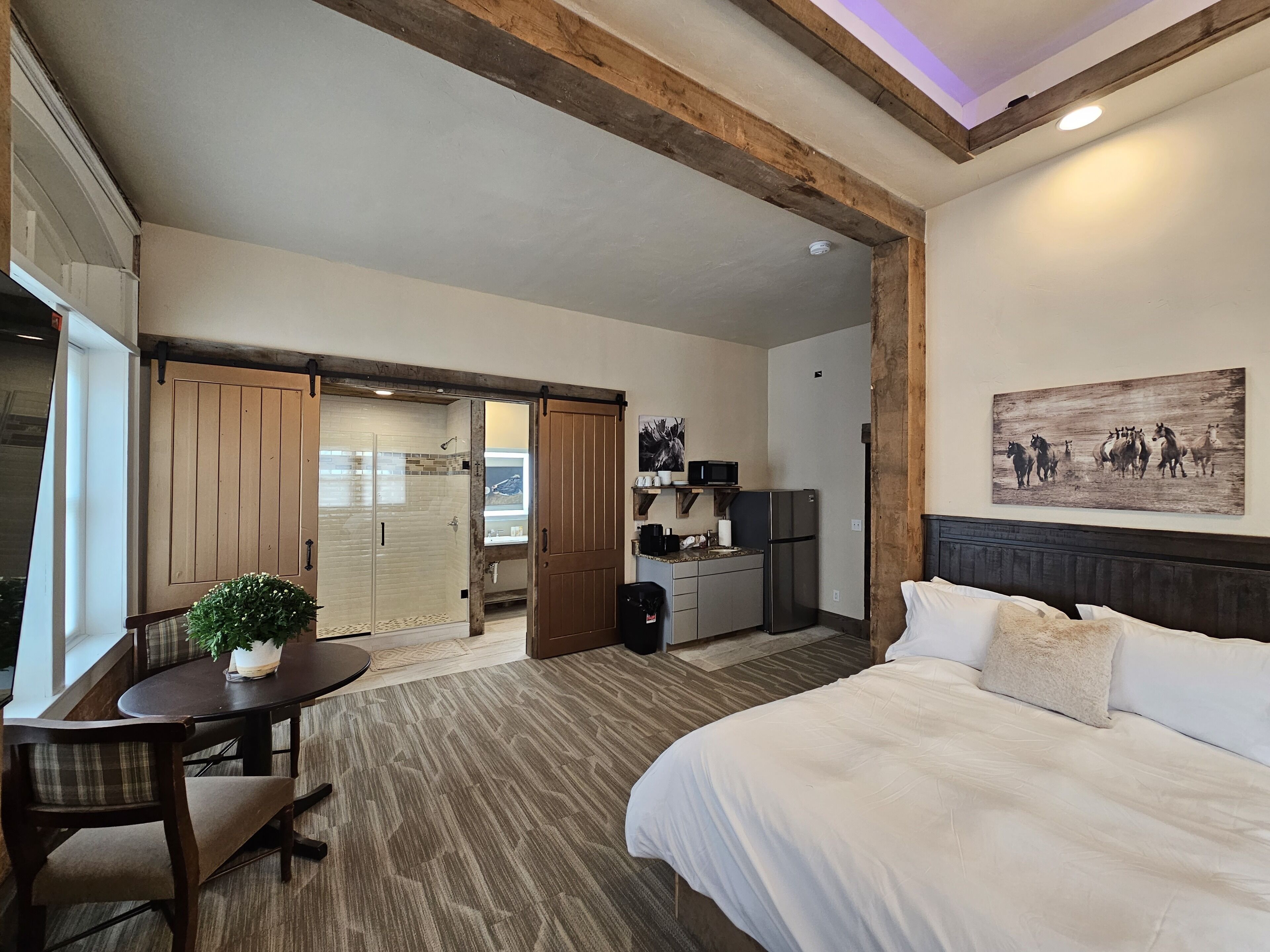 Eaglescape Suites and Event Center