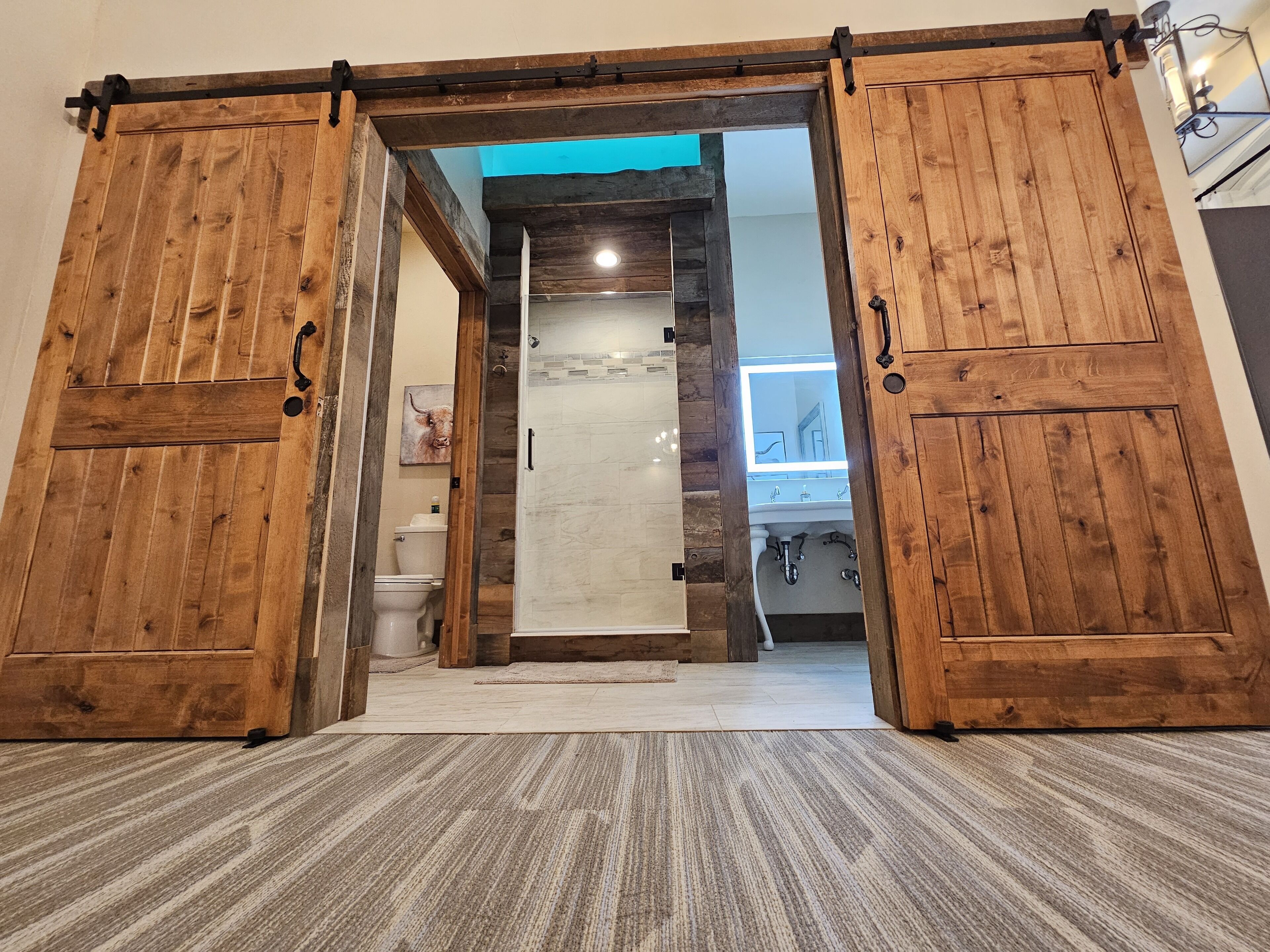 Eaglescape Suites and Event Center
