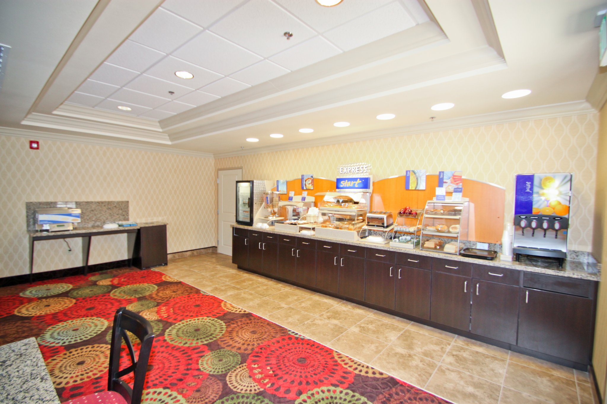 Holiday Inn Express Hotel & Suites Missoula Northwest