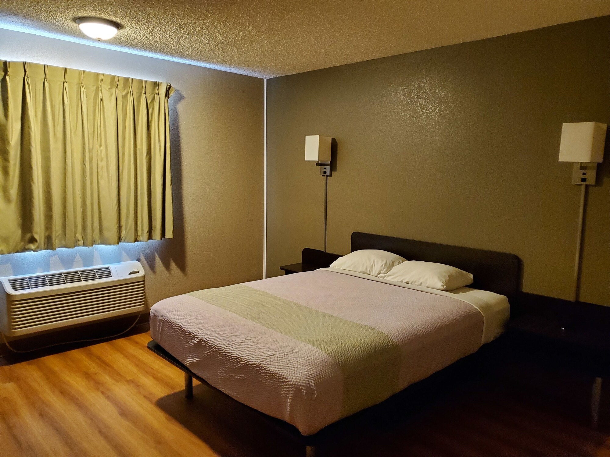 OYO Hotel Shelby MT Hwy 2 & I-15
