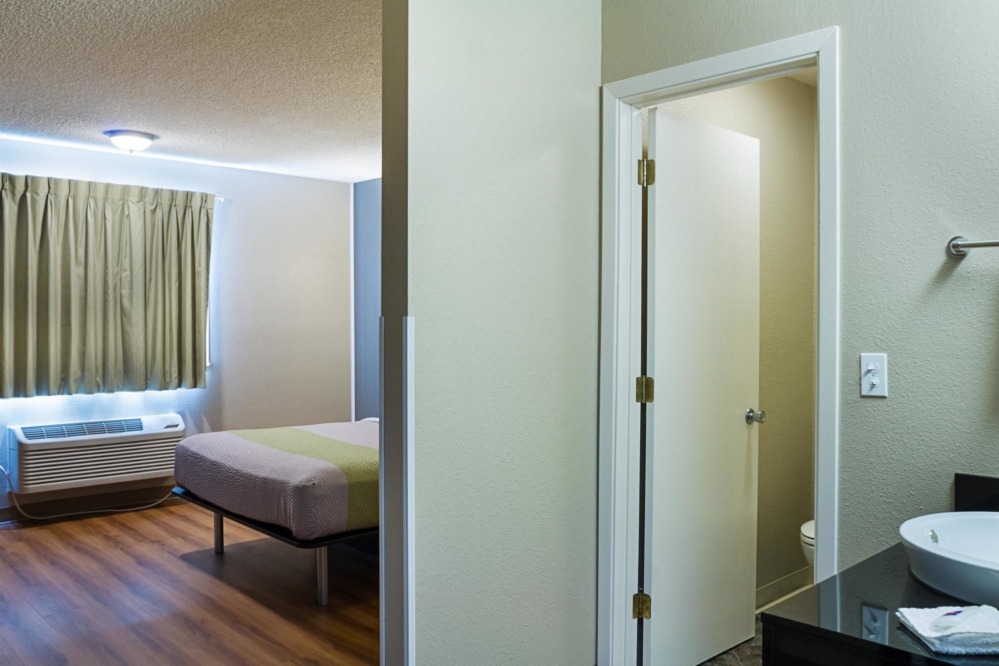 OYO Hotel Shelby MT Hwy 2 & I-15