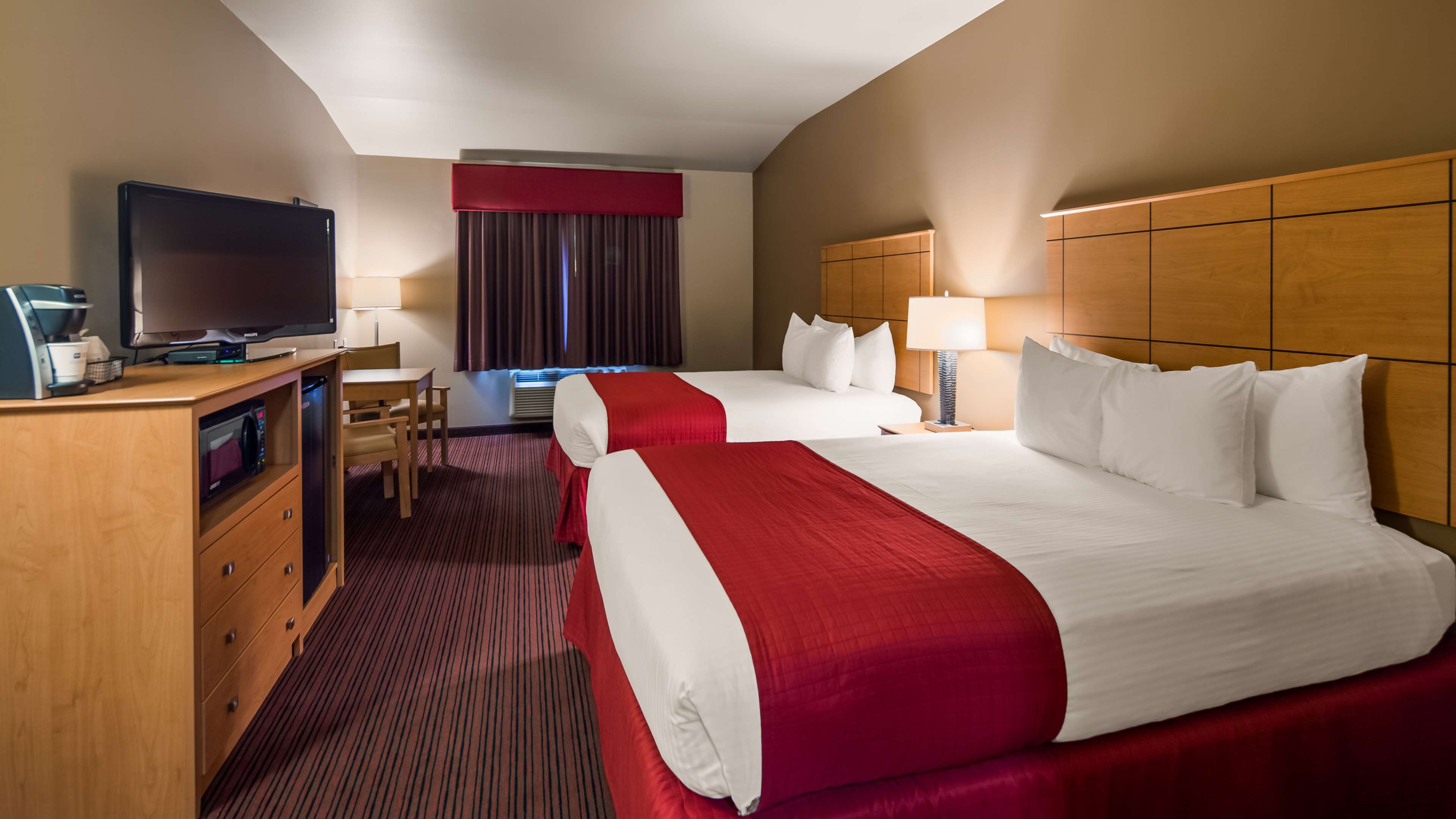 Best Western Golden Prairie Inn & Suites