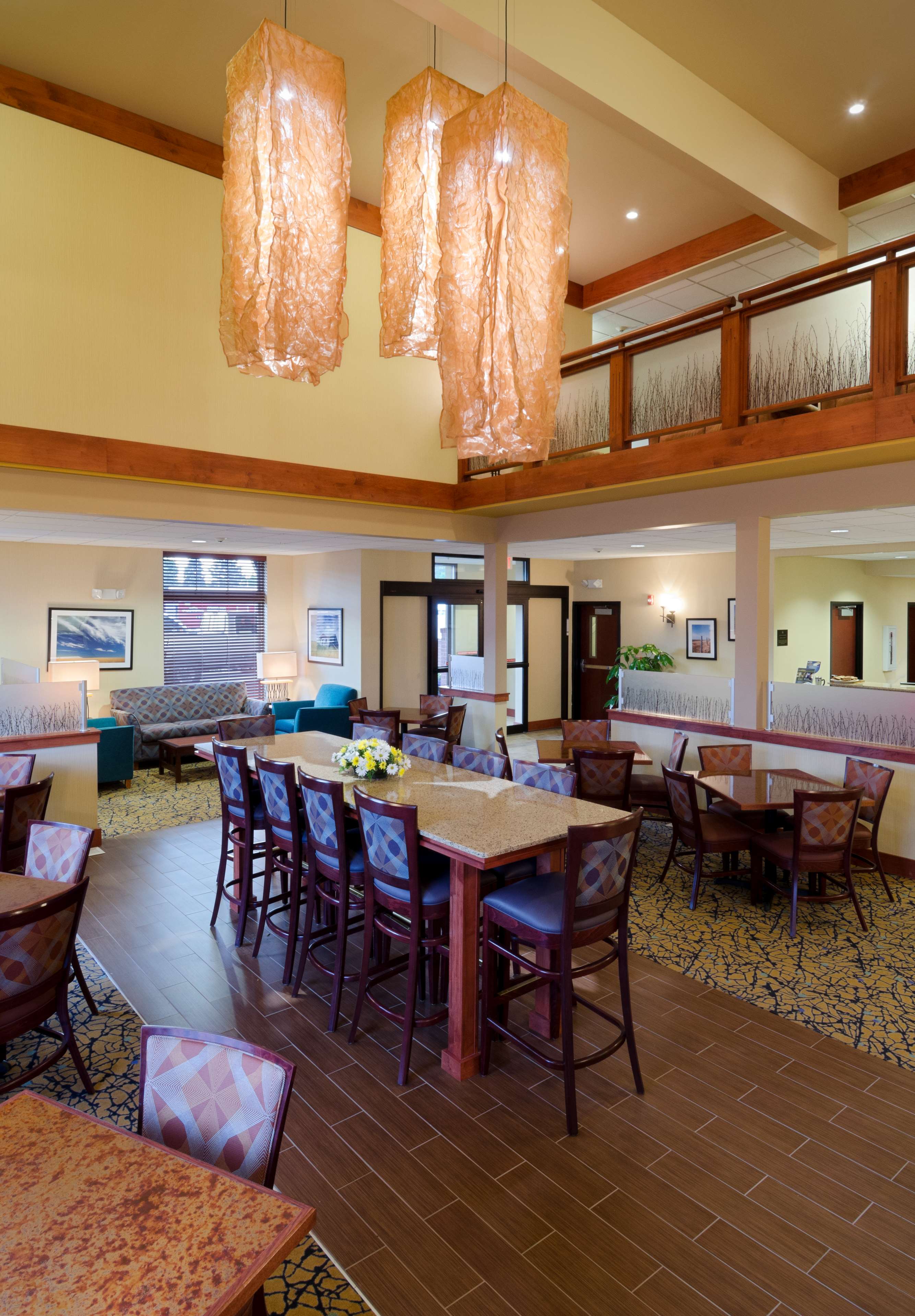 Best Western Golden Prairie Inn & Suites