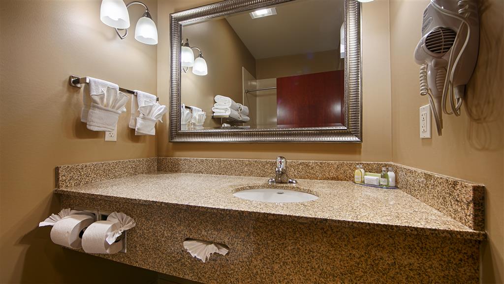 Best Western Golden Prairie Inn & Suites