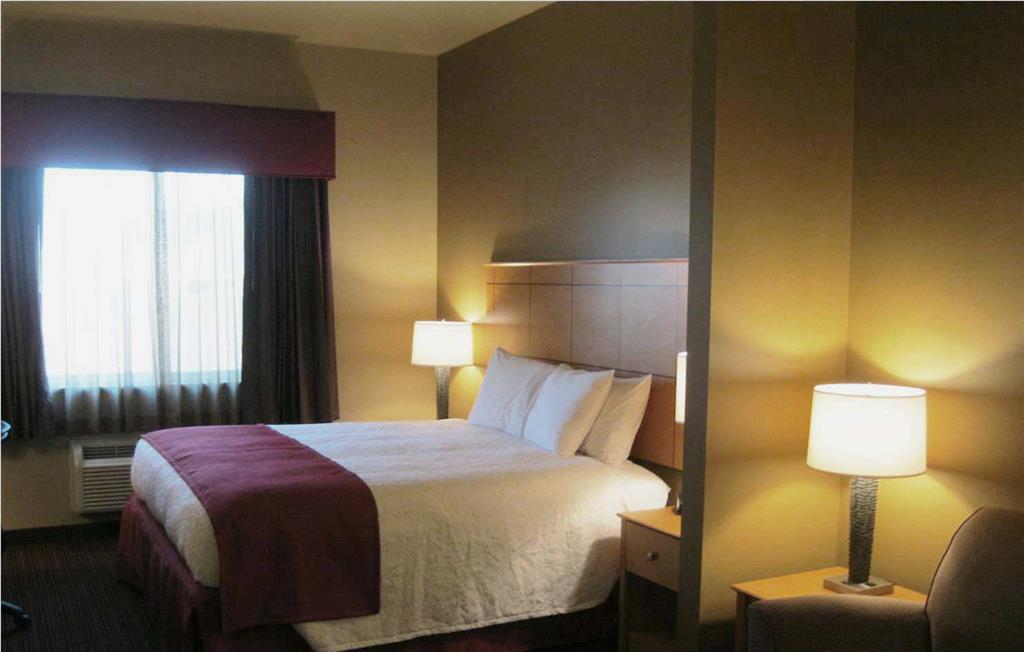 Best Western Golden Prairie Inn & Suites