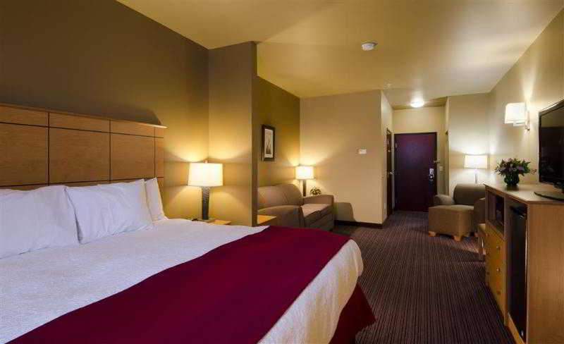 Best Western Golden Prairie Inn & Suites