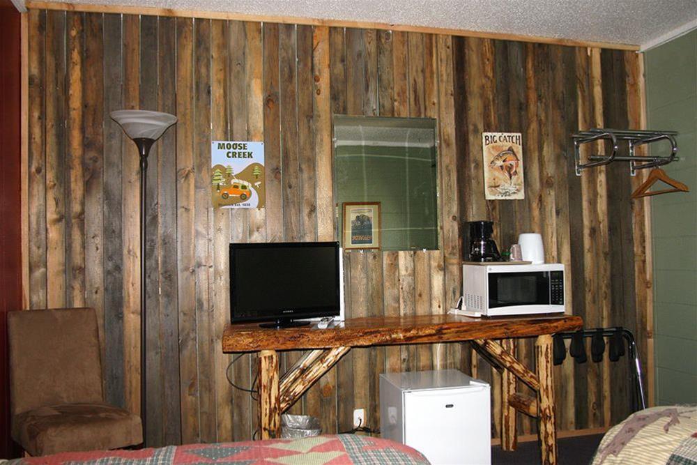 Moose Creek Inn