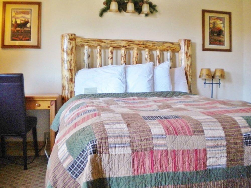 Moose Creek Inn
