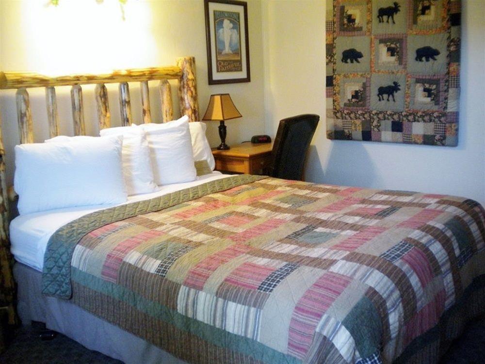 Moose Creek Inn