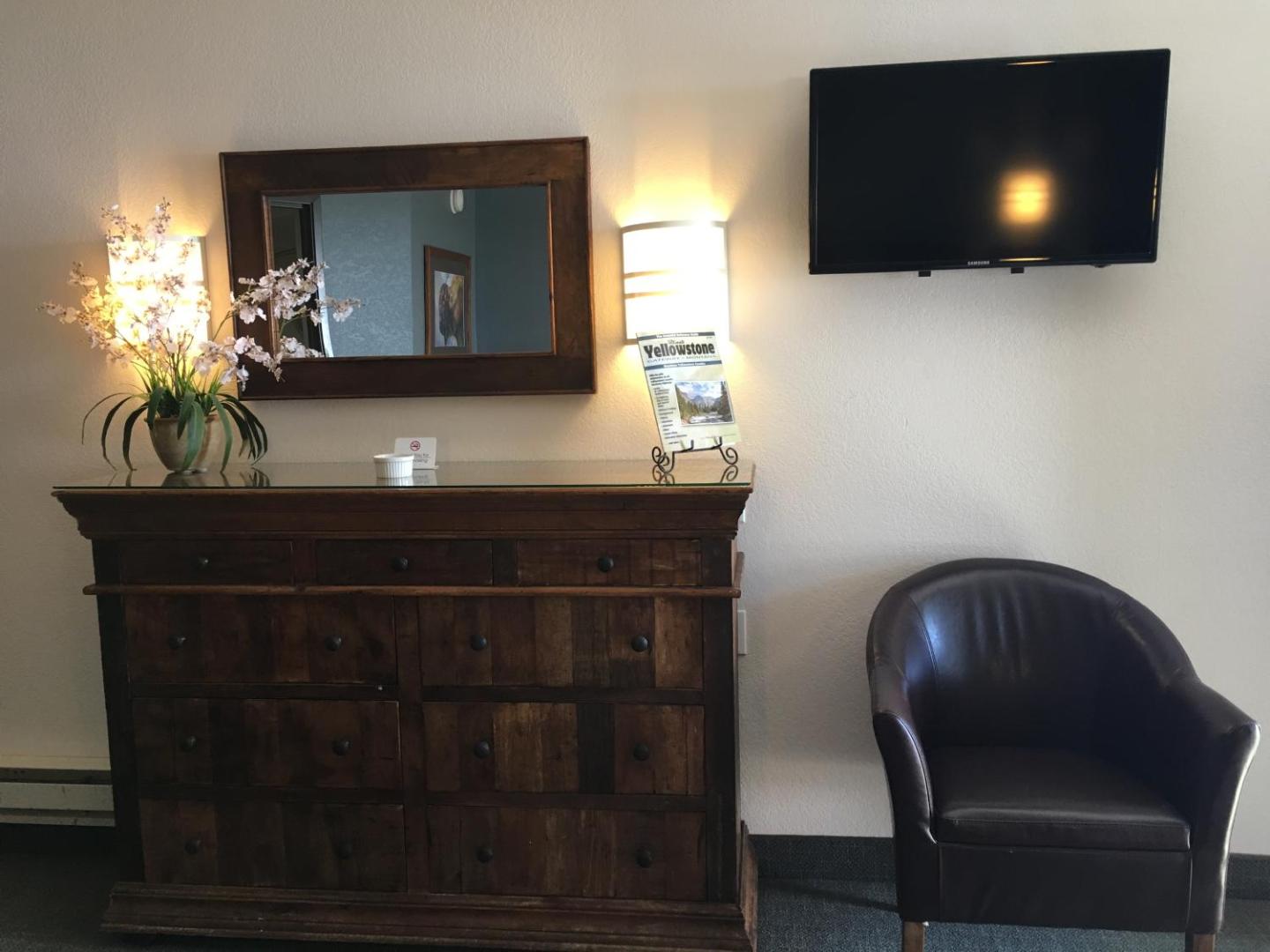 Travelodge by Wyndham Gardiner Yellowstone Park North