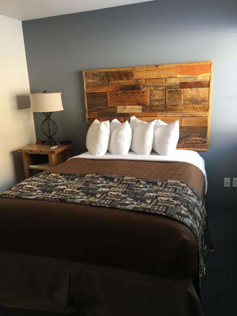 Travelodge by Wyndham Gardiner Yellowstone Park North