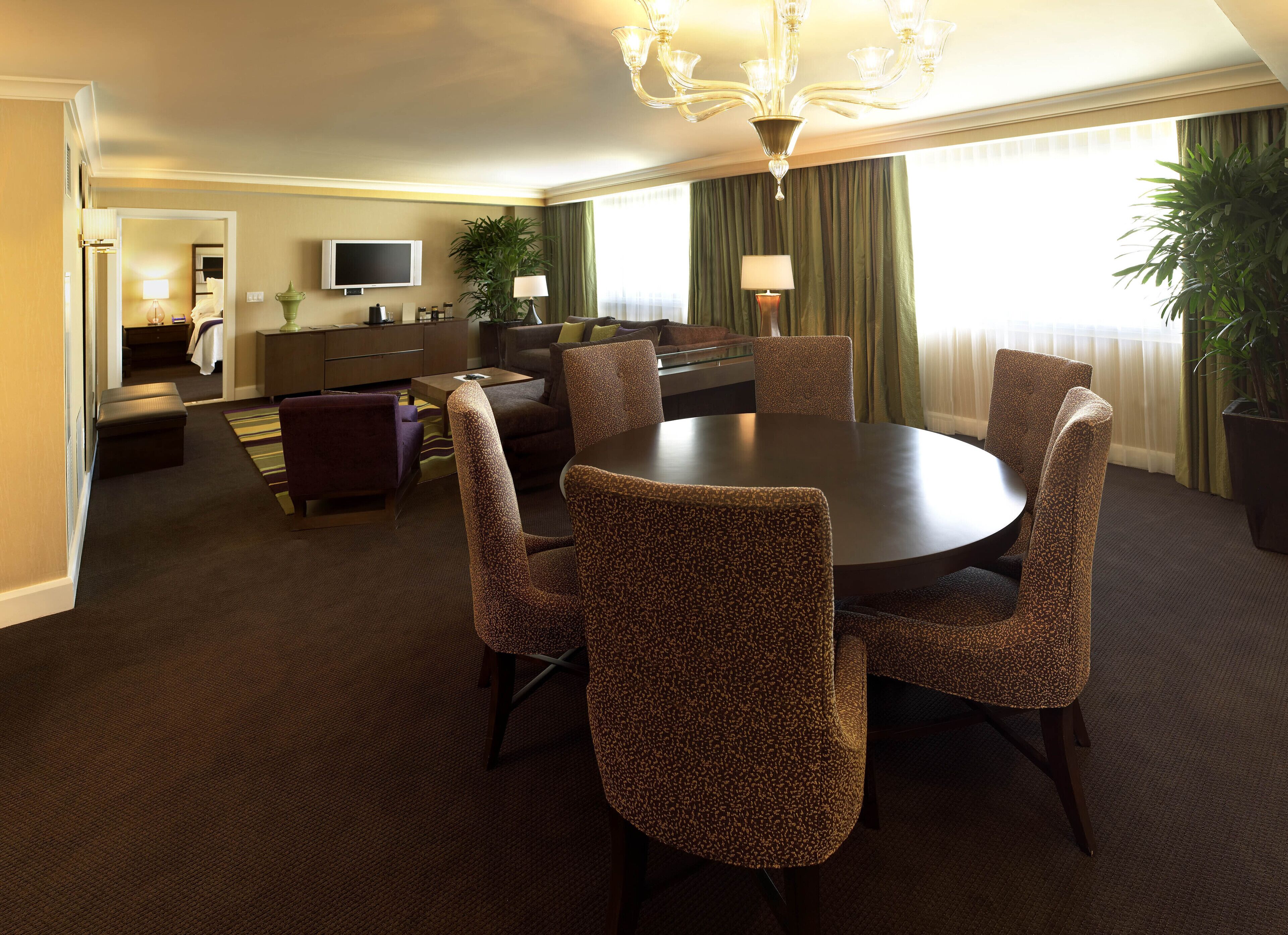Caesars Palace by Suiteness