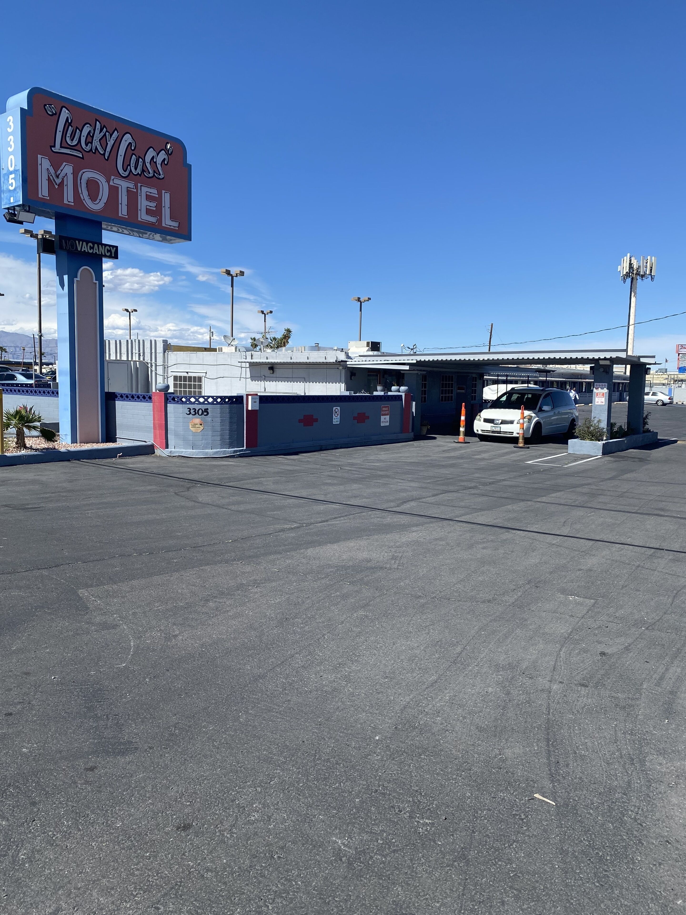 Lucky Cuss Motel
