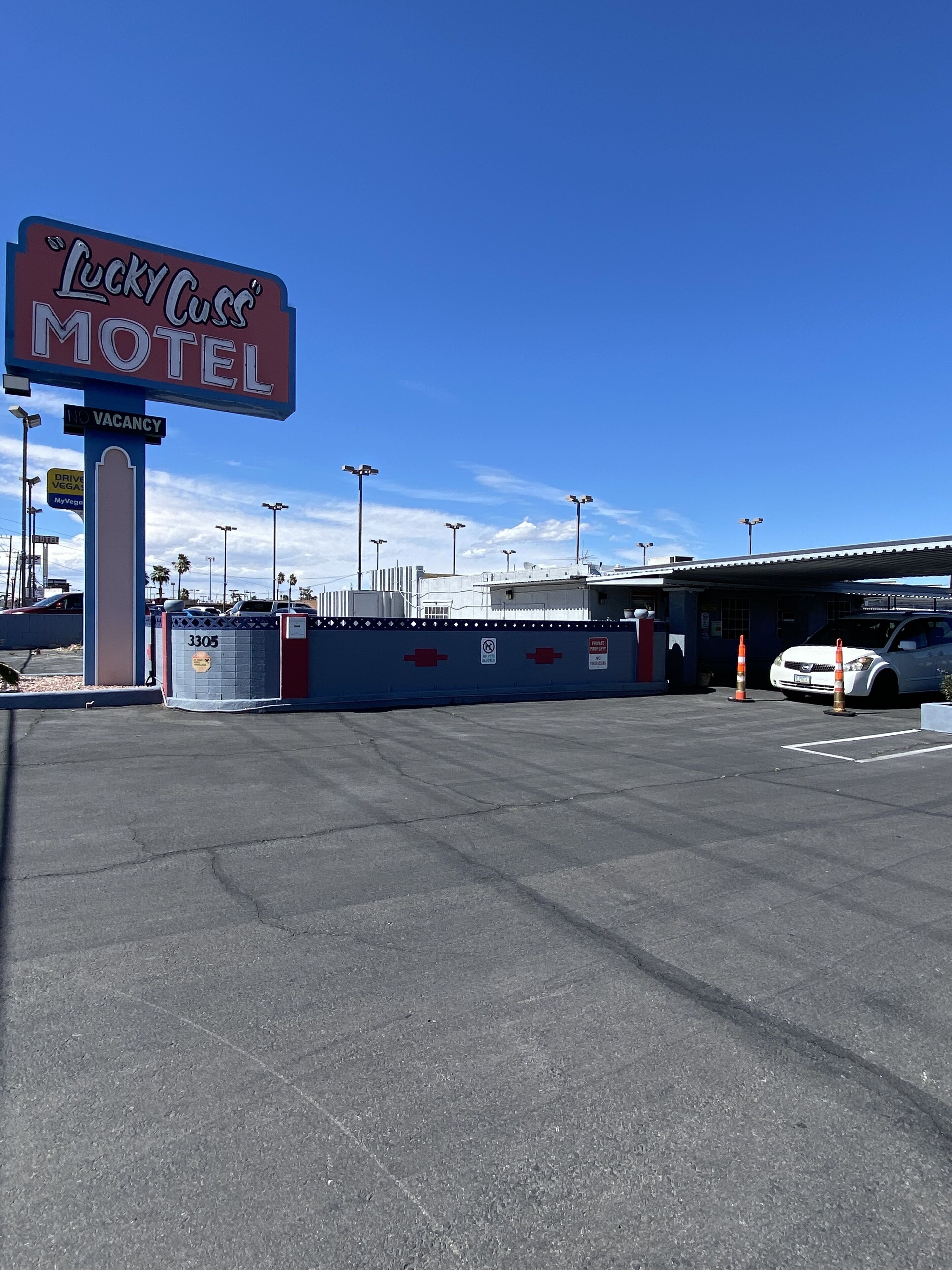 Lucky Cuss Motel