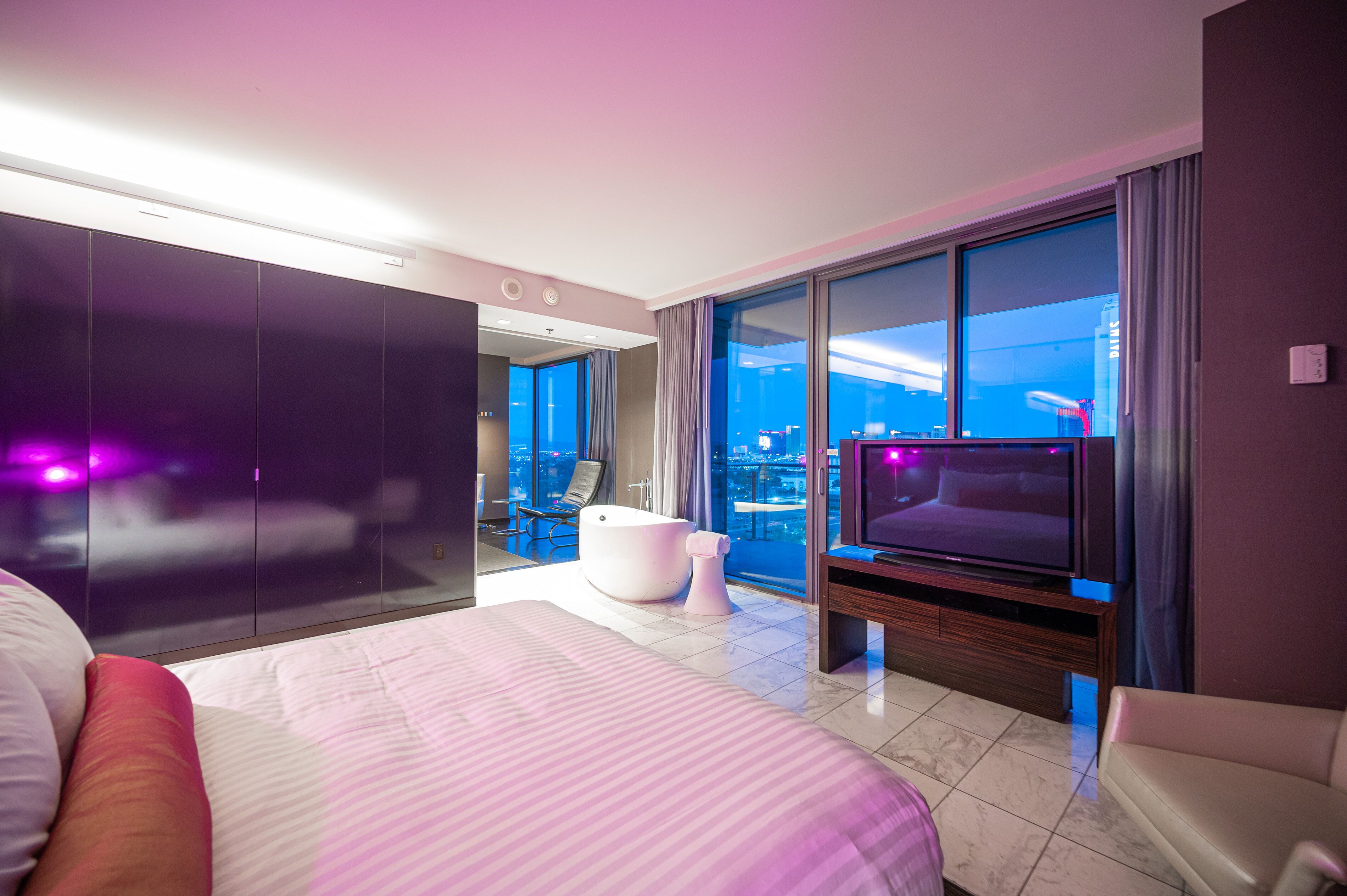 Palms Place by Strip View Suites