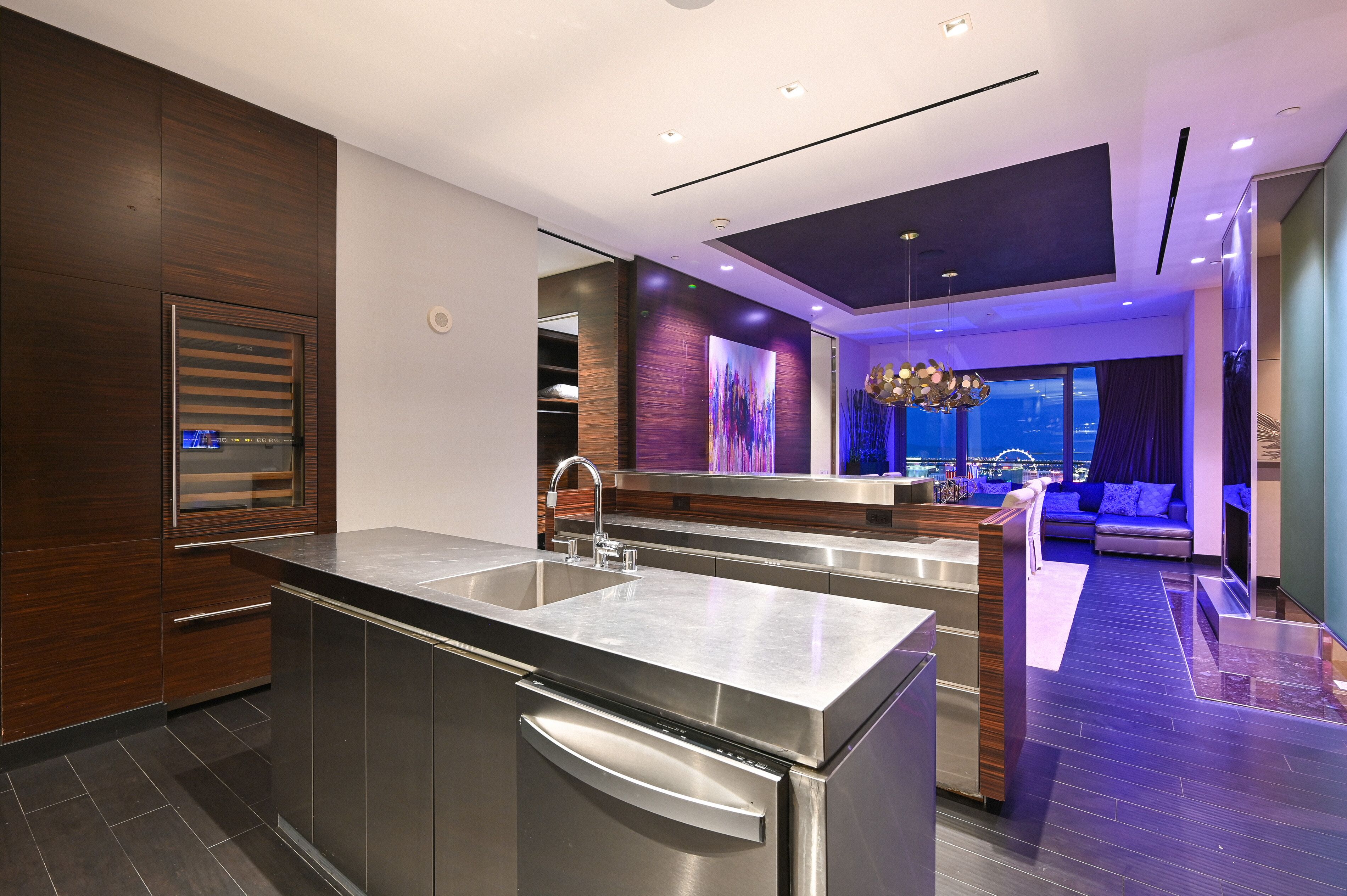 Palms Place by Strip View Suites