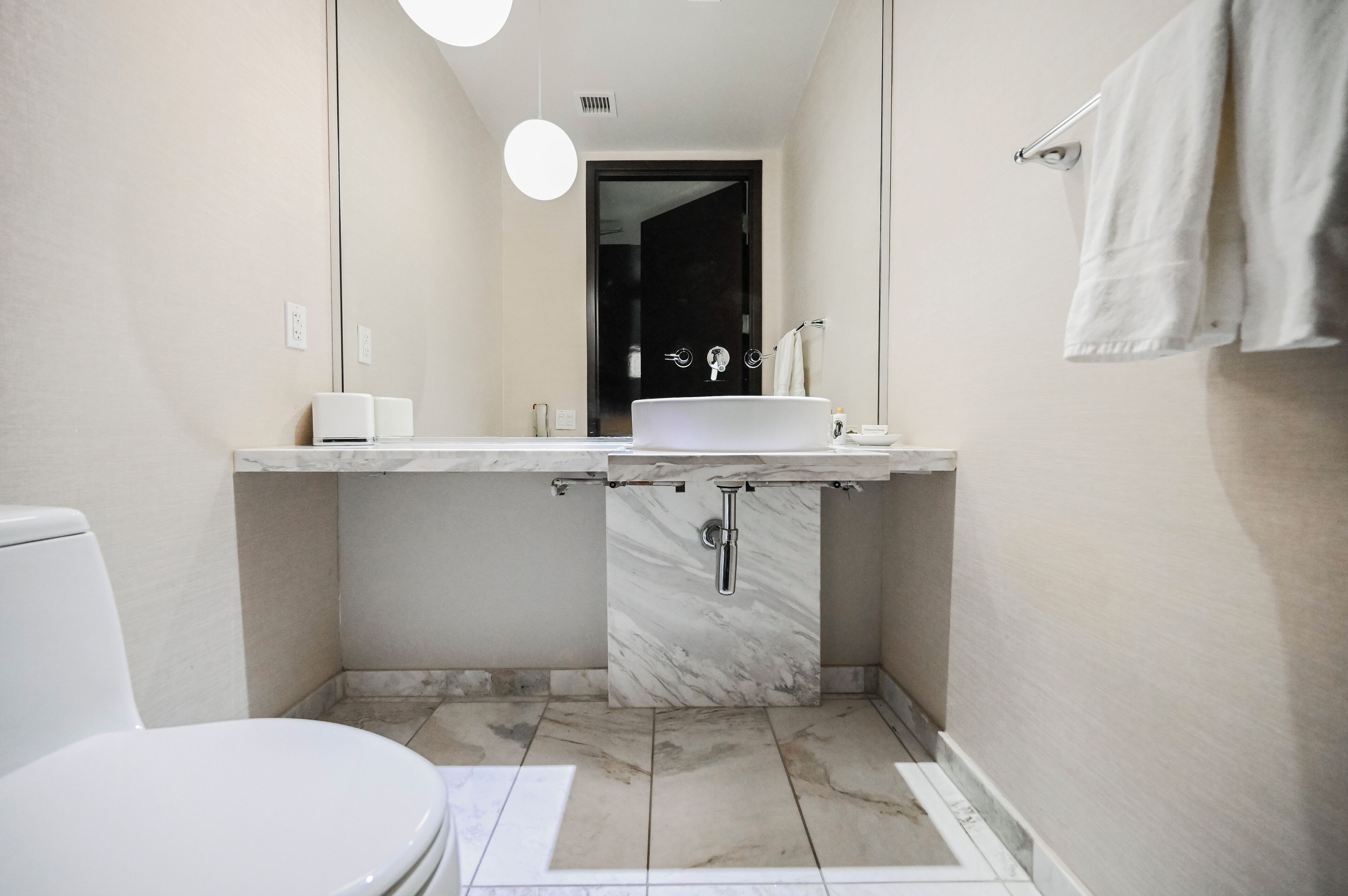 Palms Place by Strip View Suites