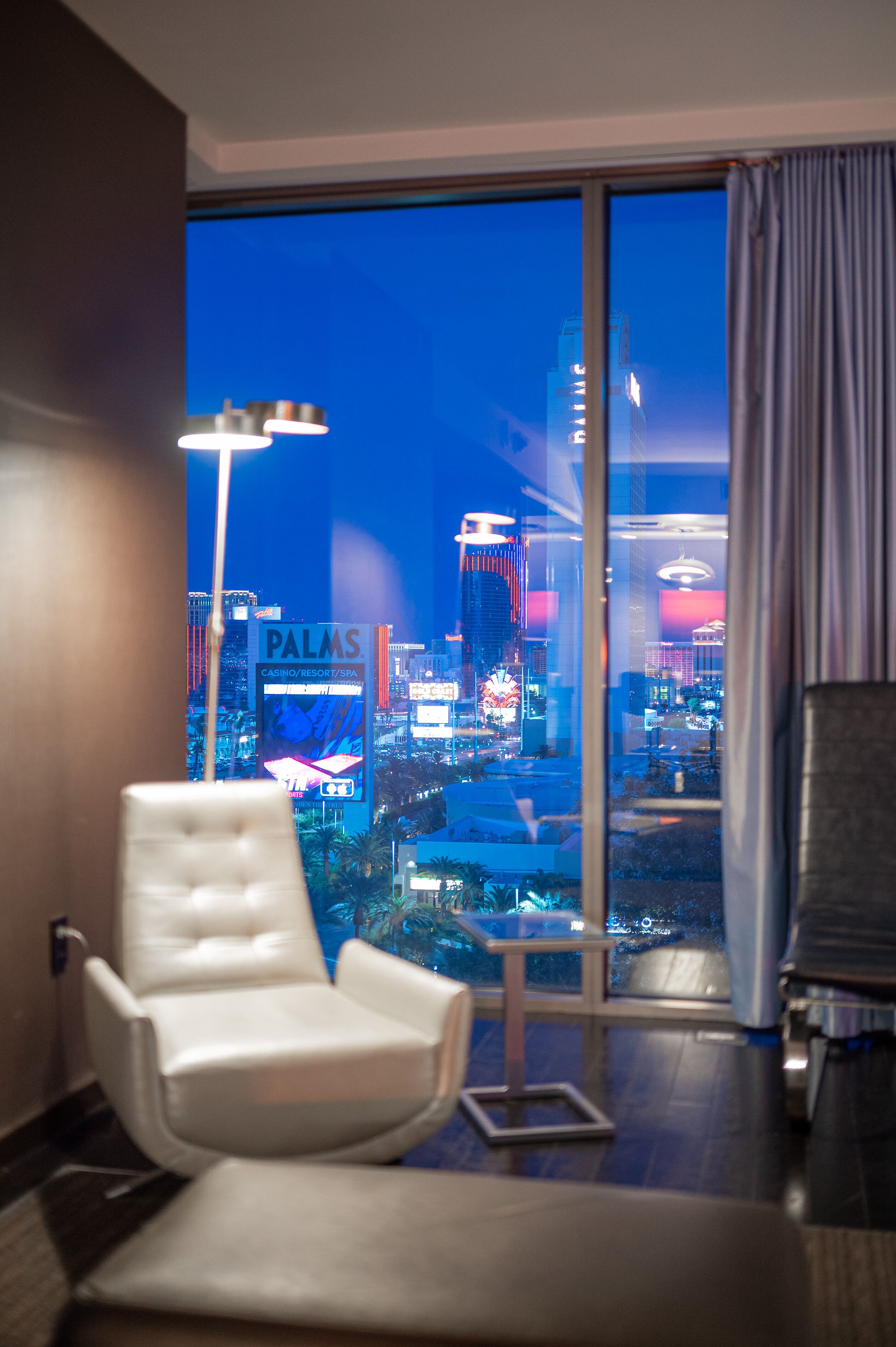 Palms Place by Strip View Suites