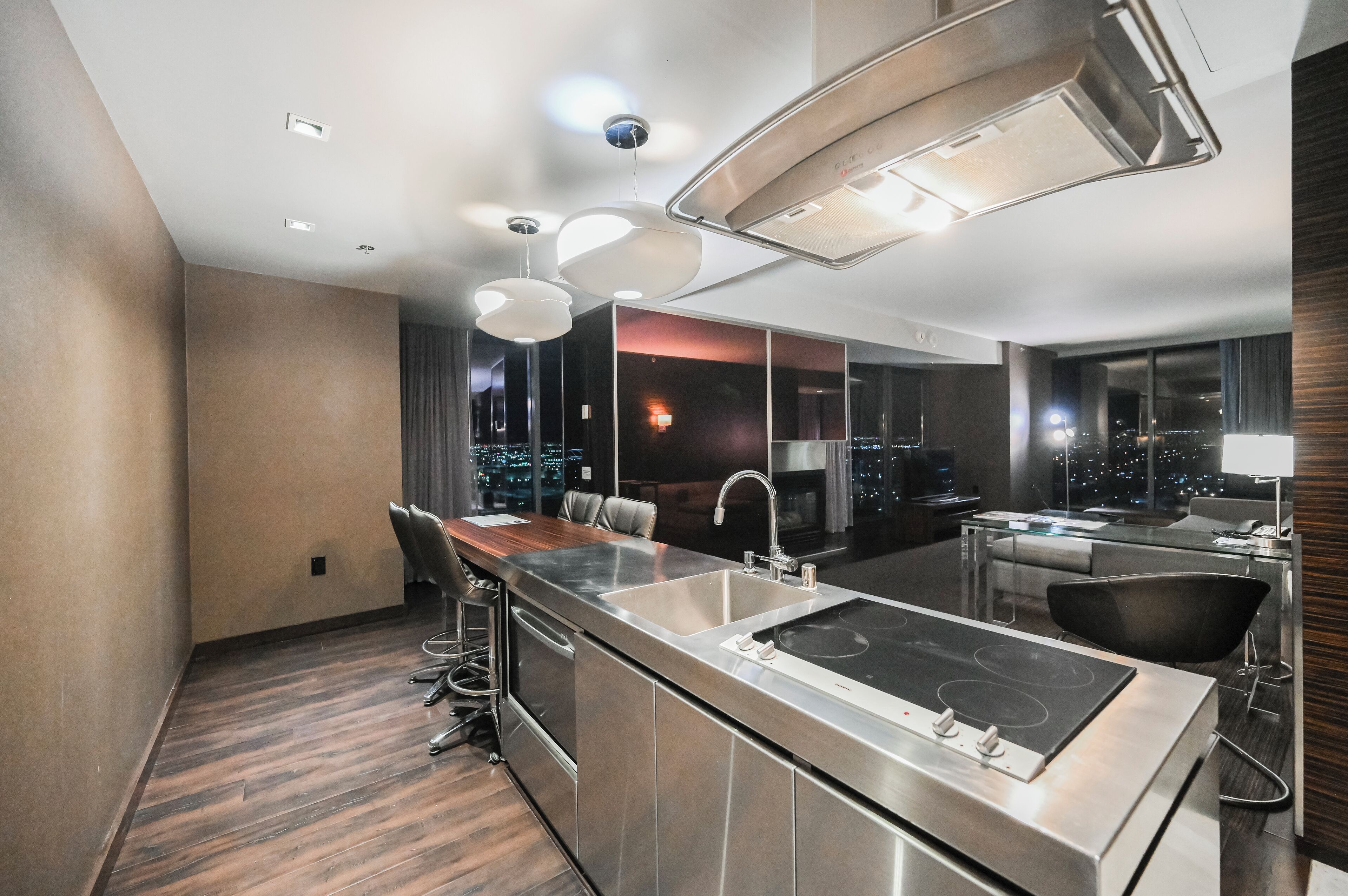 Palms Place by Strip View Suites
