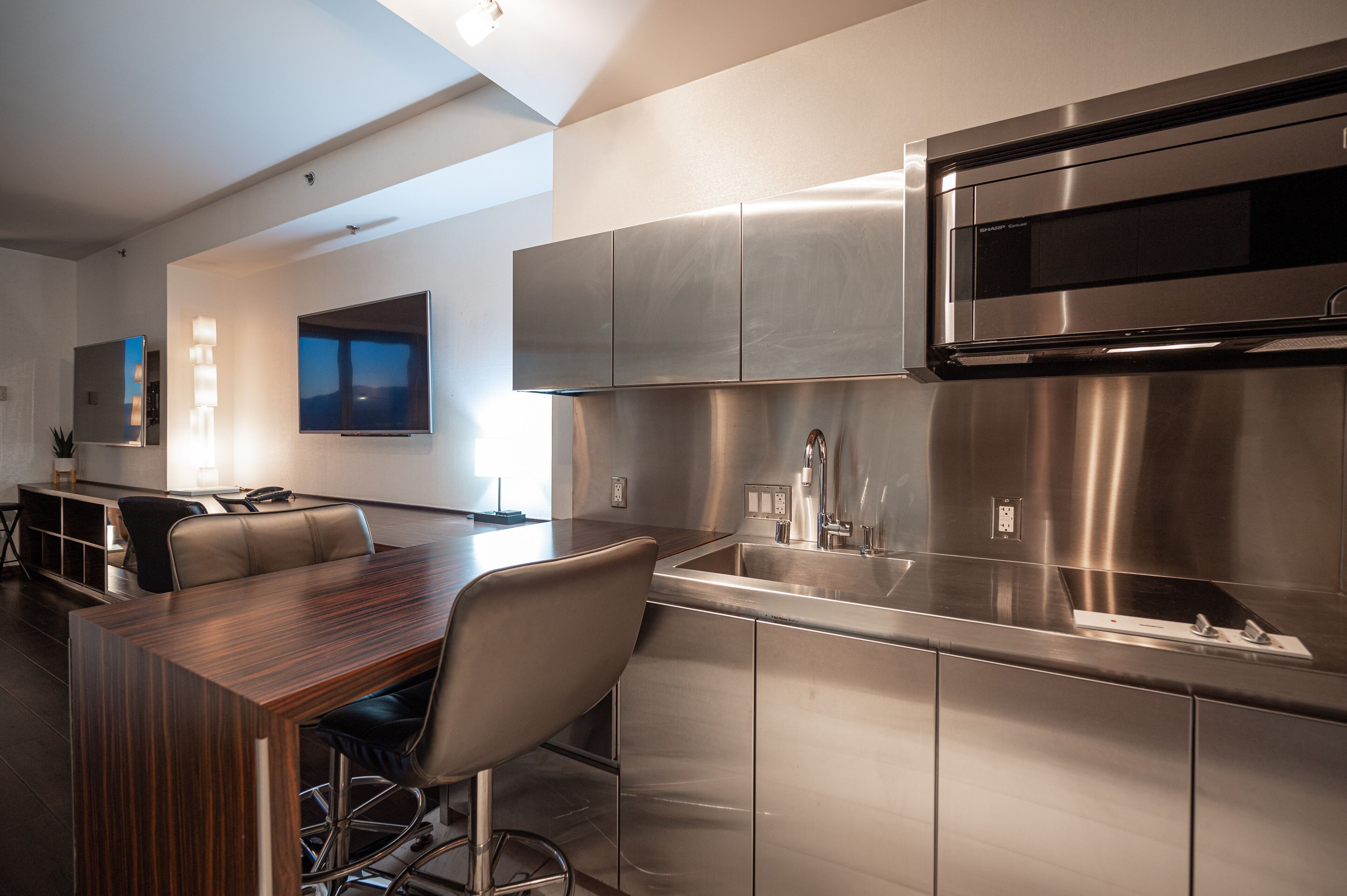 Palms Place by Strip View Suites
