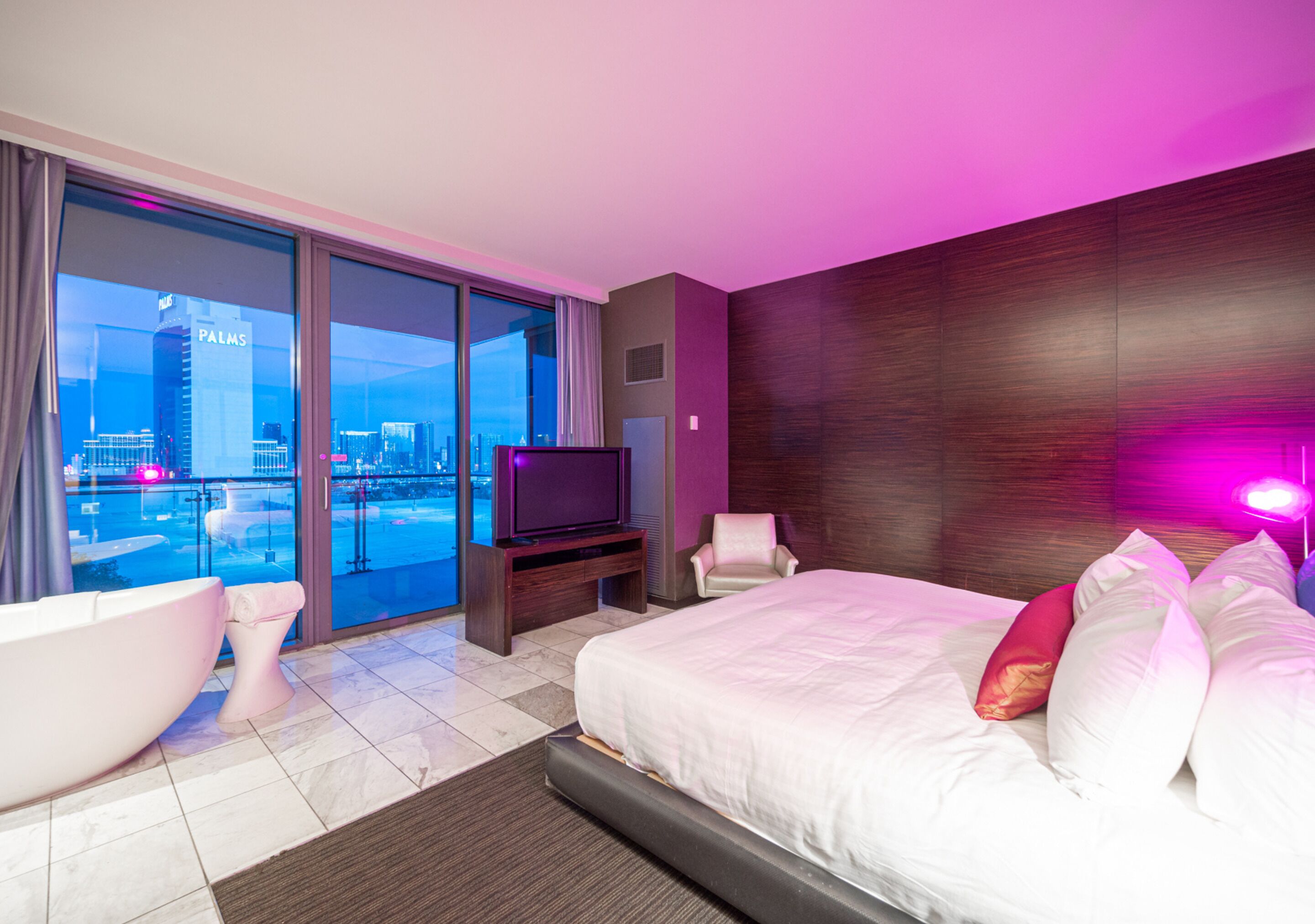 Palms Place by Strip View Suites