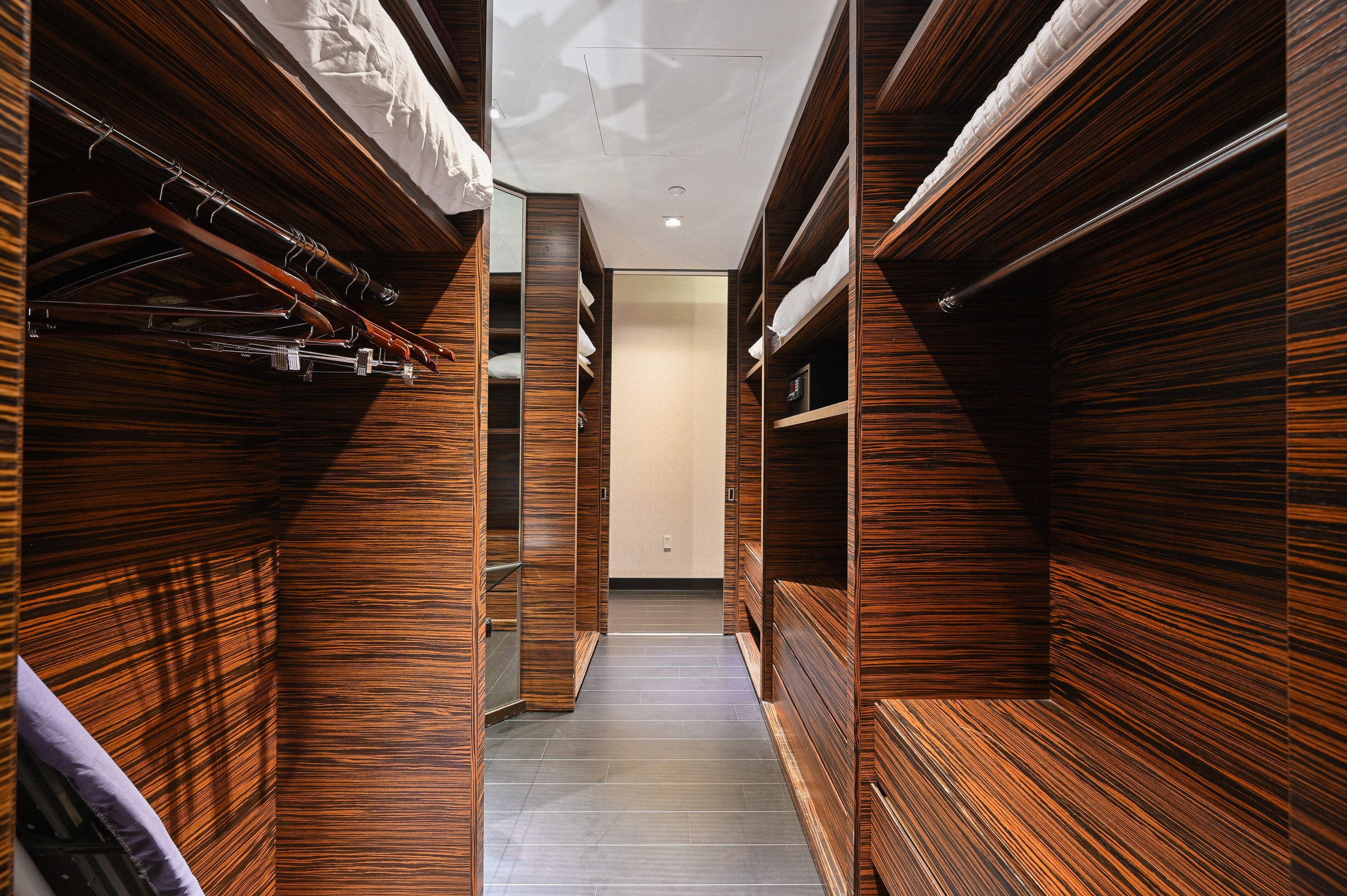 Palms Place by Strip View Suites
