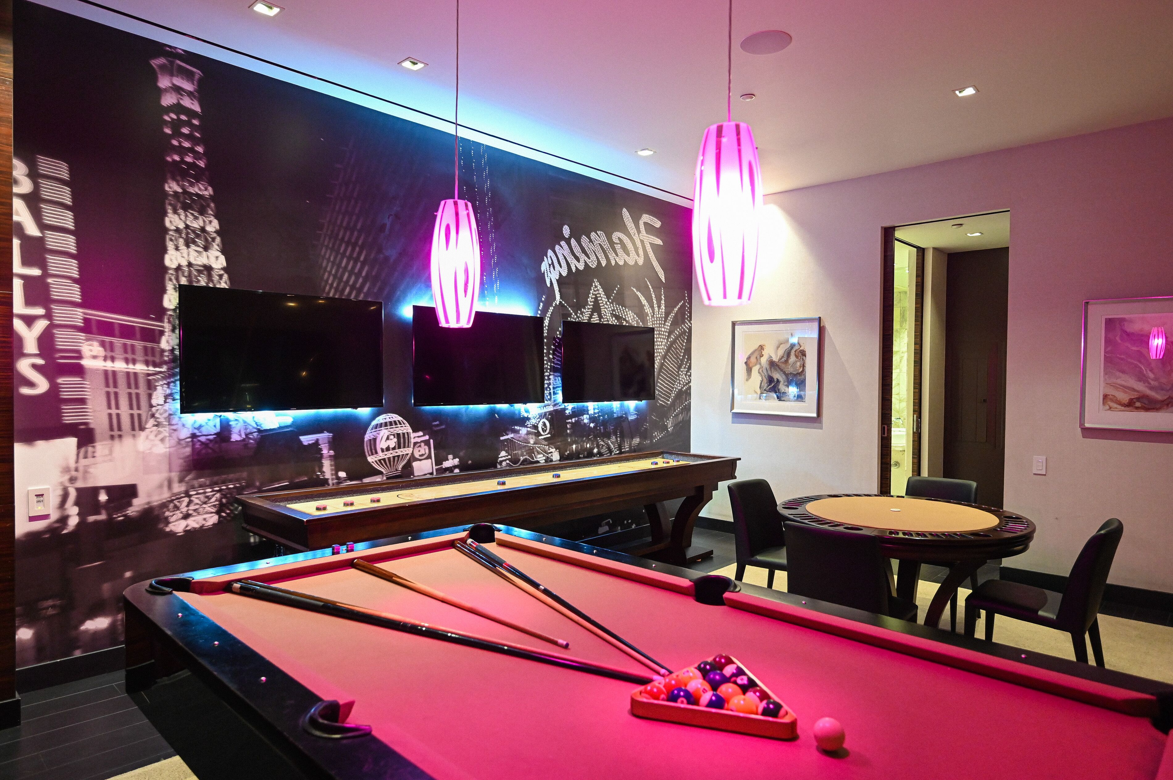 Palms Place by Strip View Suites