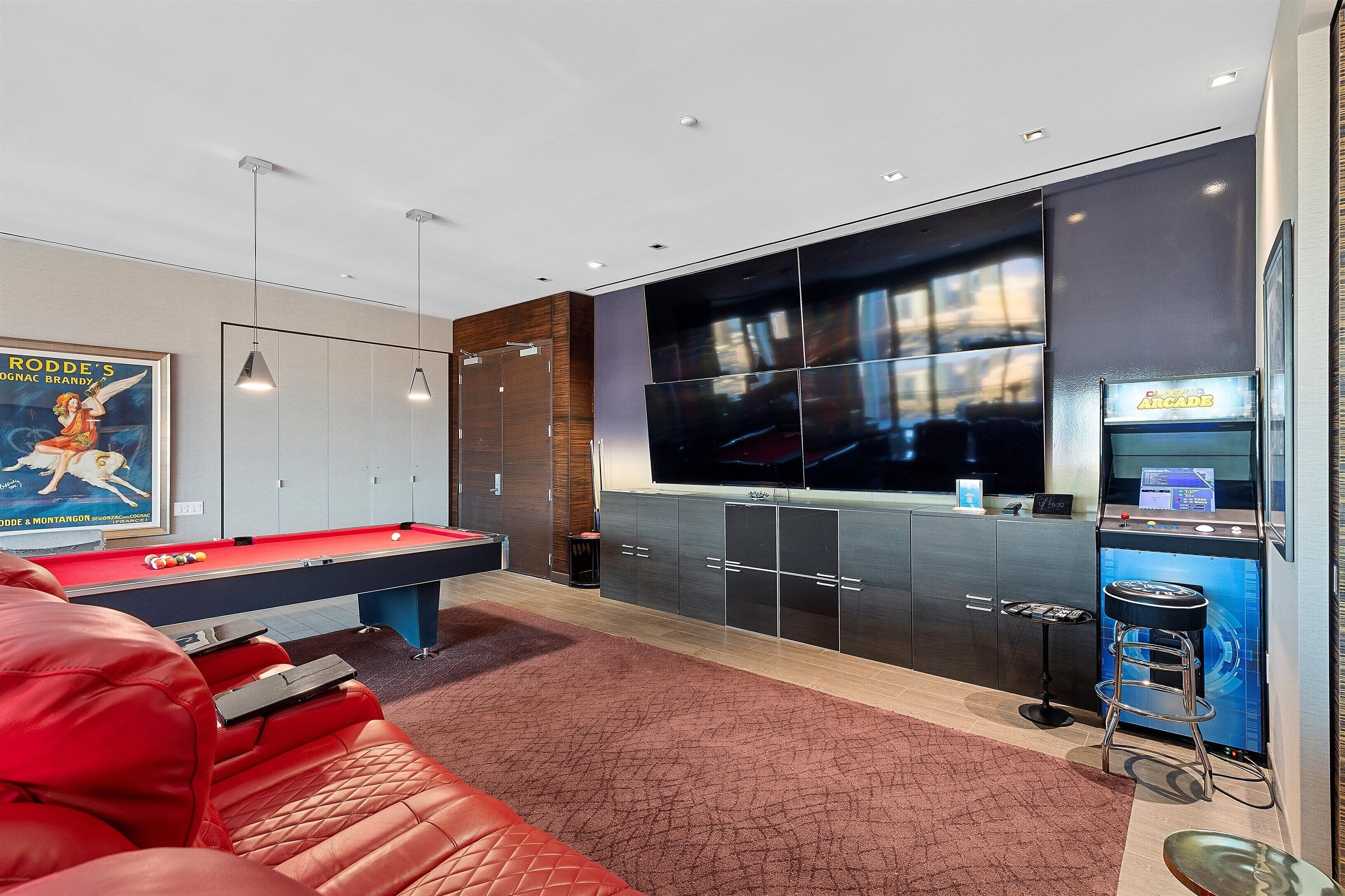 Palms Place by Strip View Suites