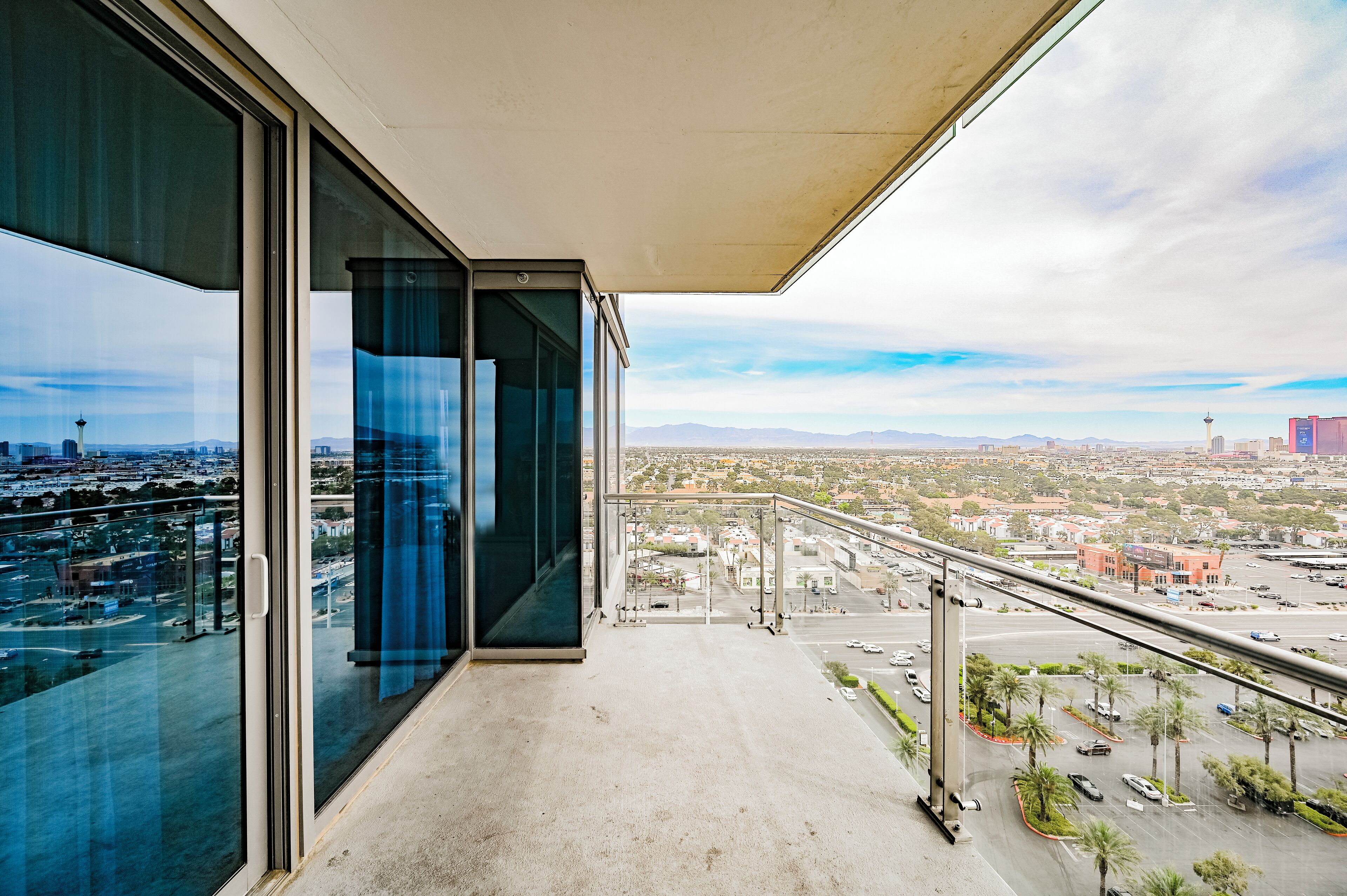 Palms Place by Strip View Suites