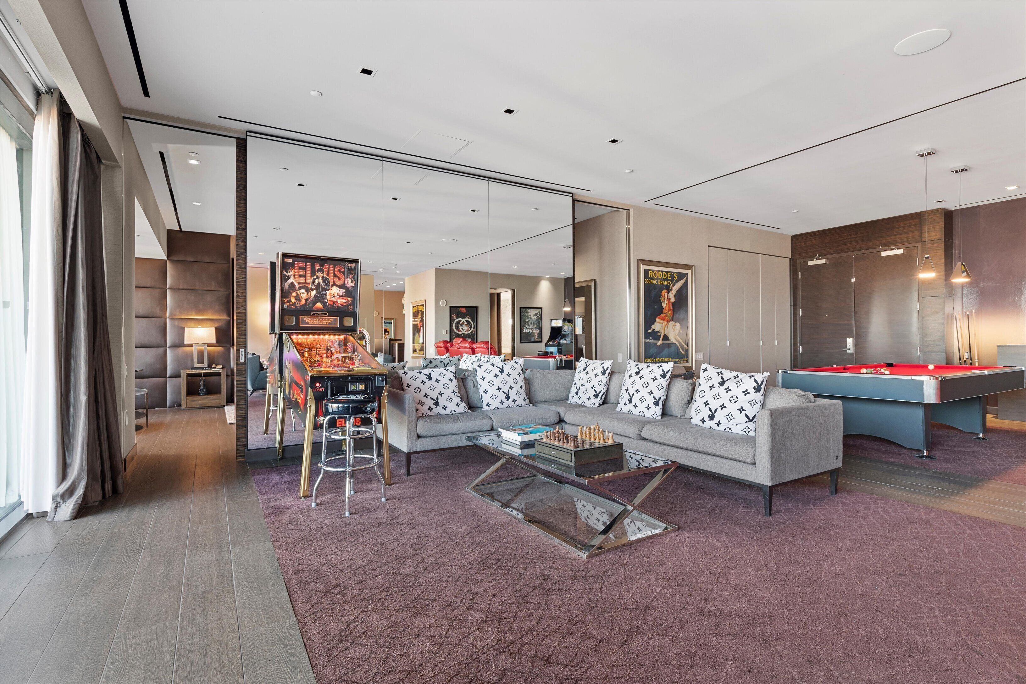 Palms Place by Strip View Suites