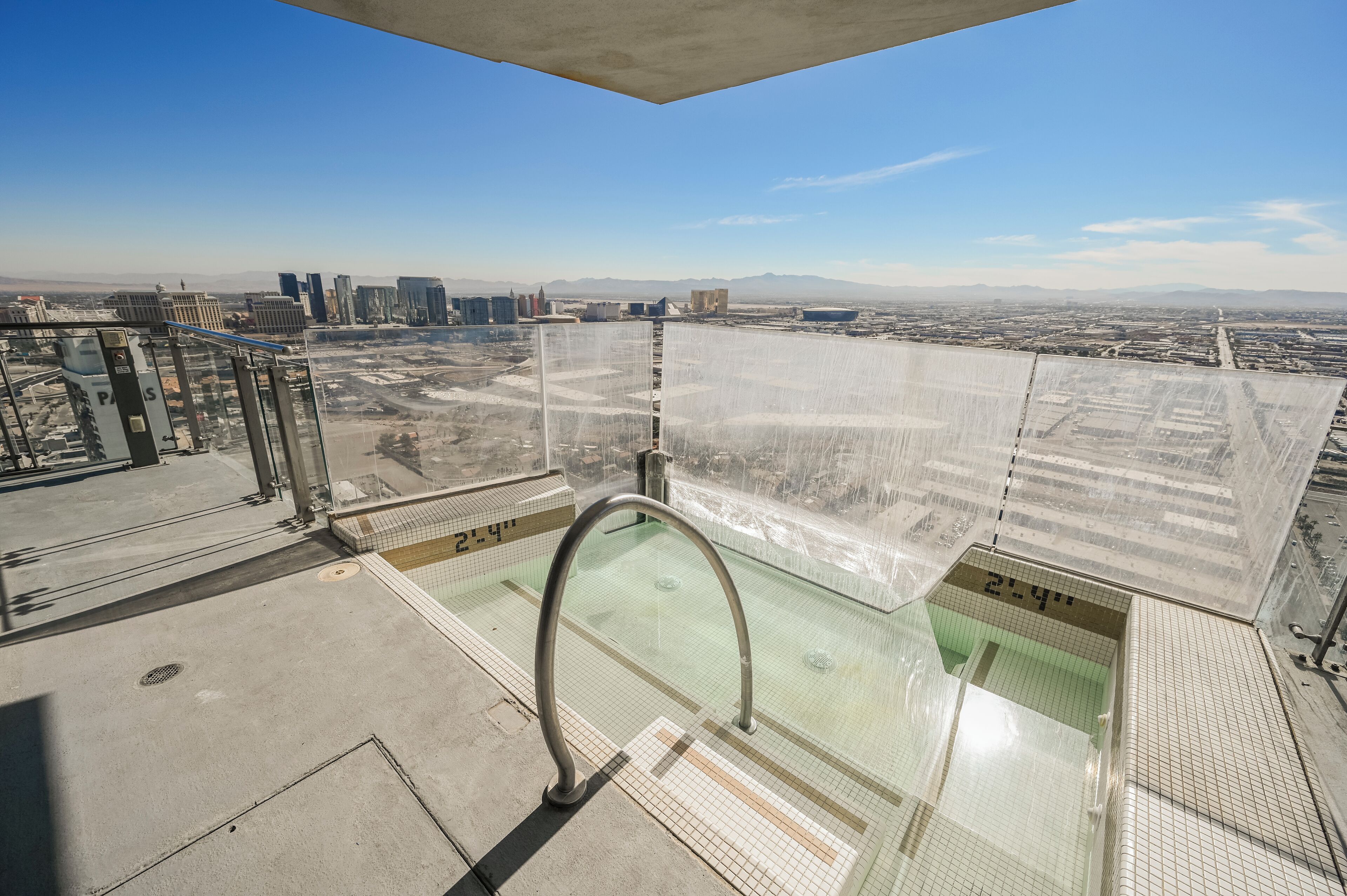 Palms Place by Strip View Suites