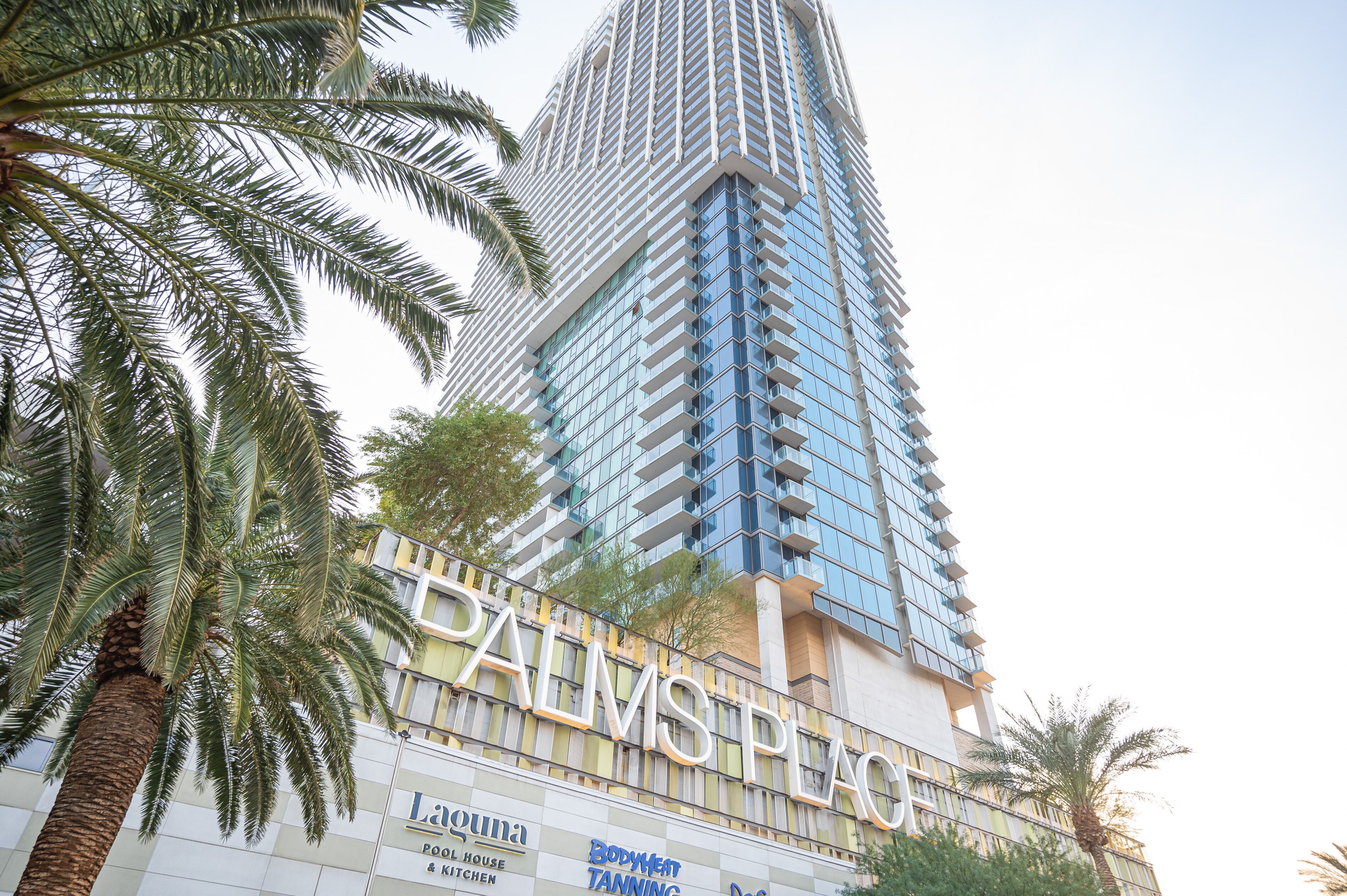 Palms Place by Strip View Suites