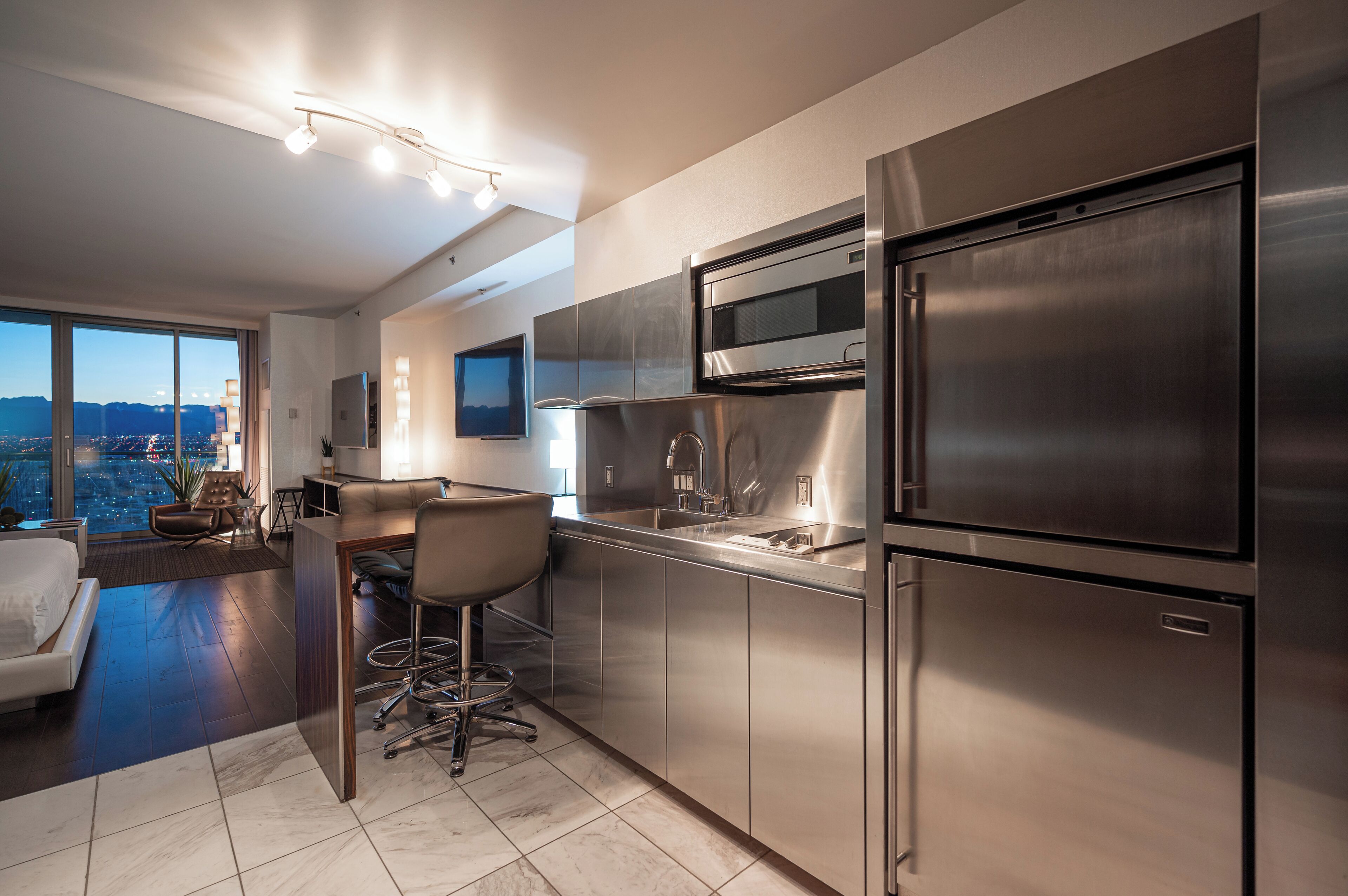 Palms Place by Strip View Suites