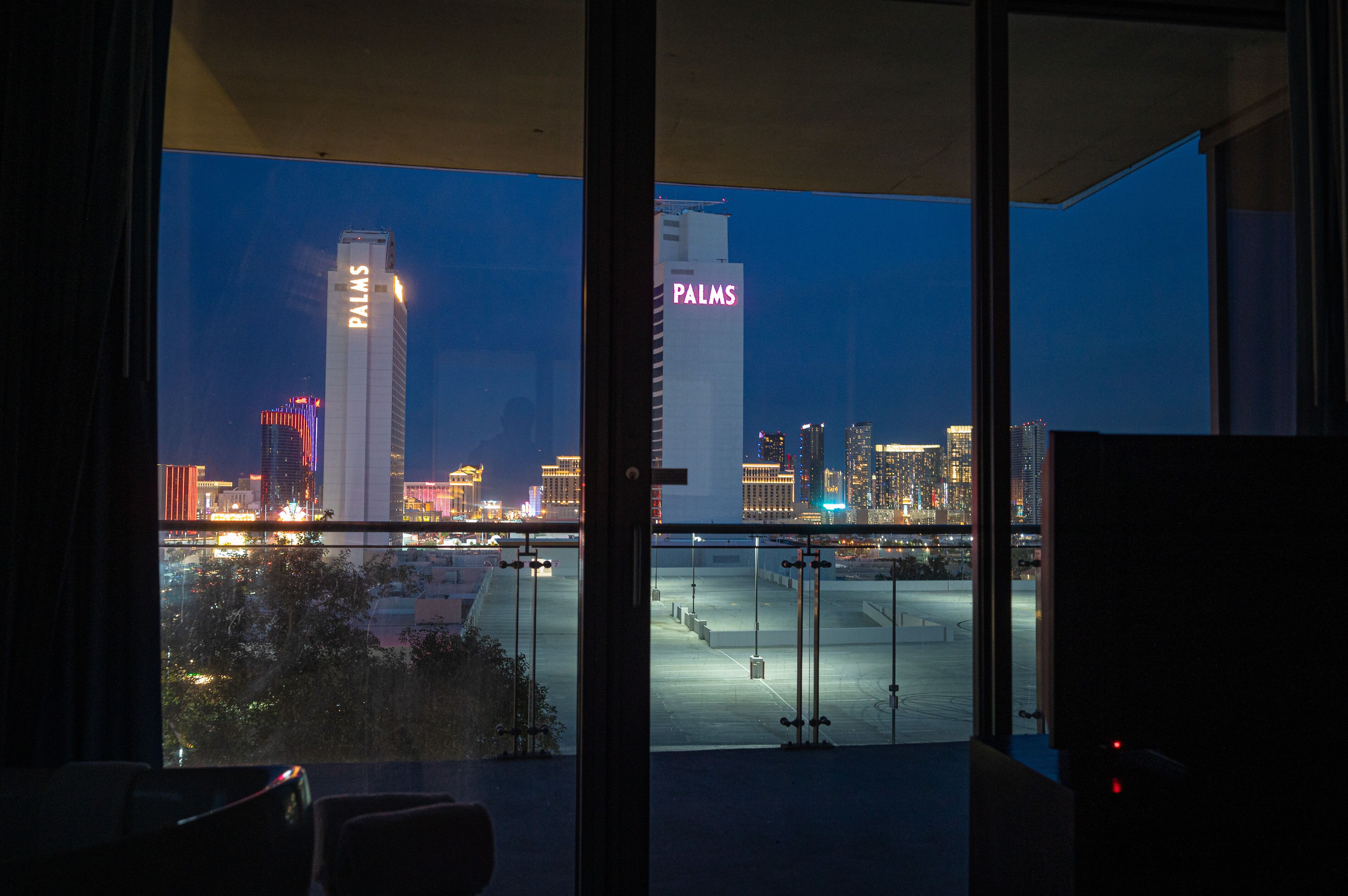 Palms Place by Strip View Suites