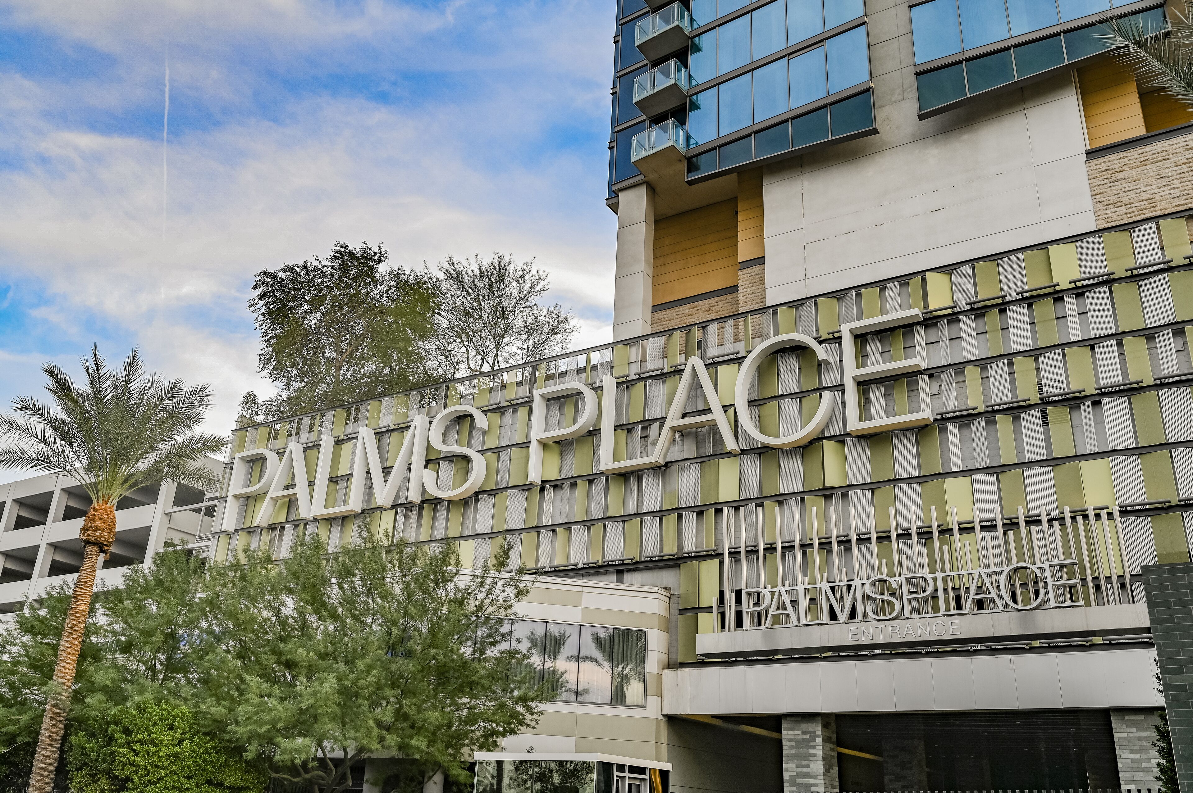 Palms Place by Strip View Suites