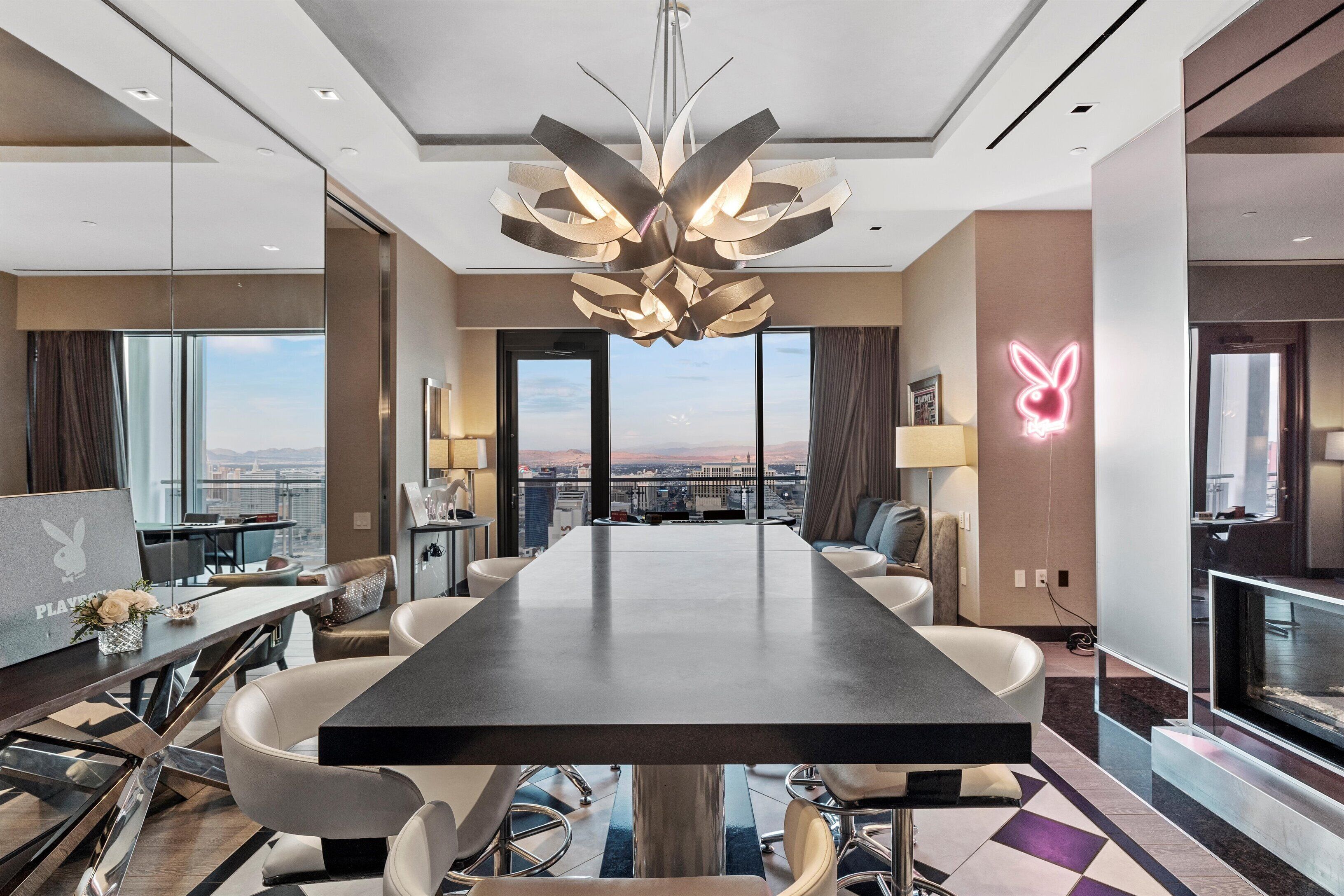 Palms Place by Strip View Suites