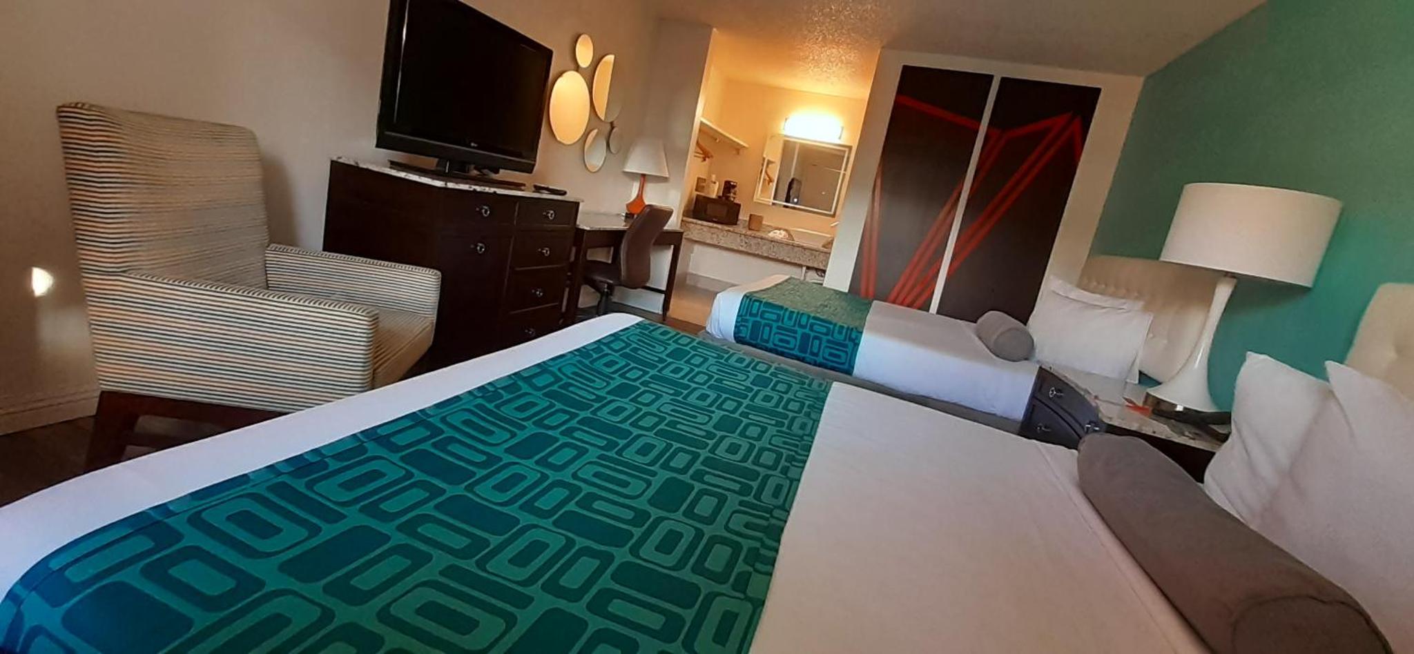 Howard Johnson by Wyndham Reno Downtown