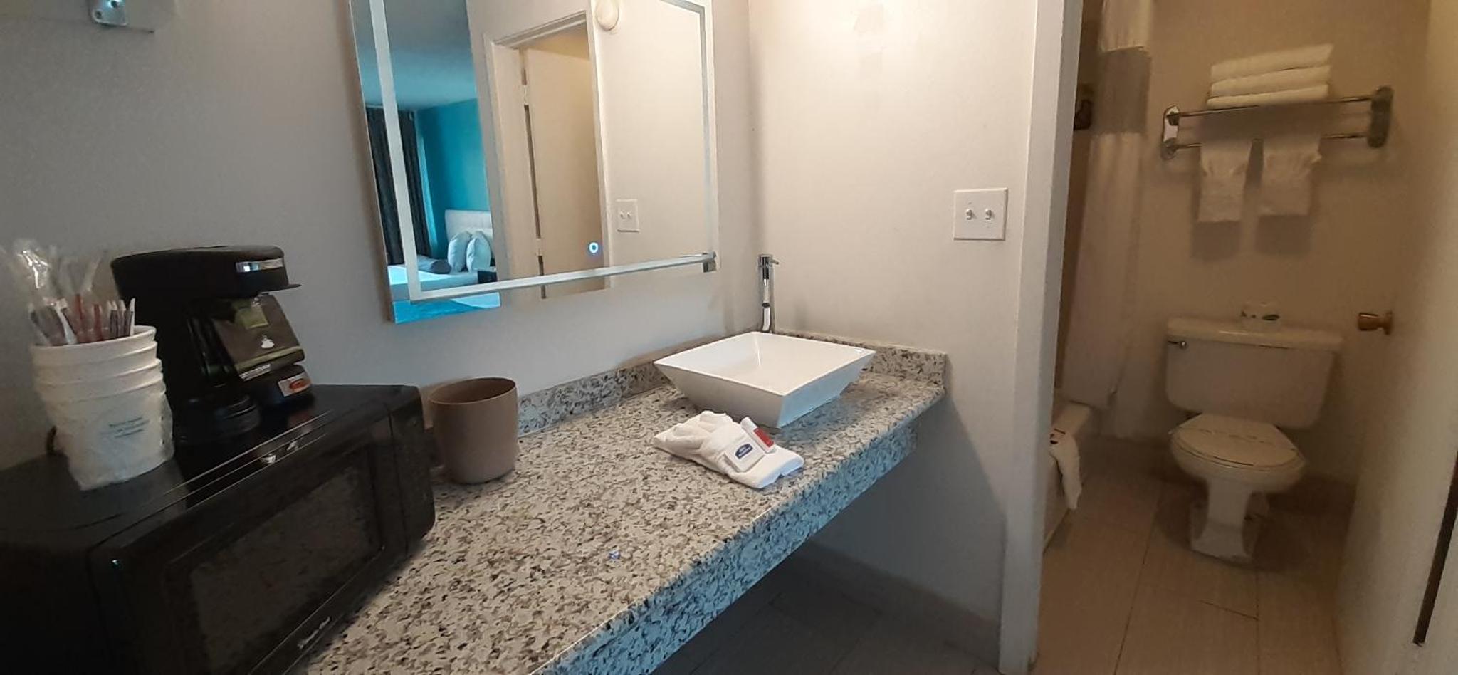 Howard Johnson by Wyndham Reno Downtown