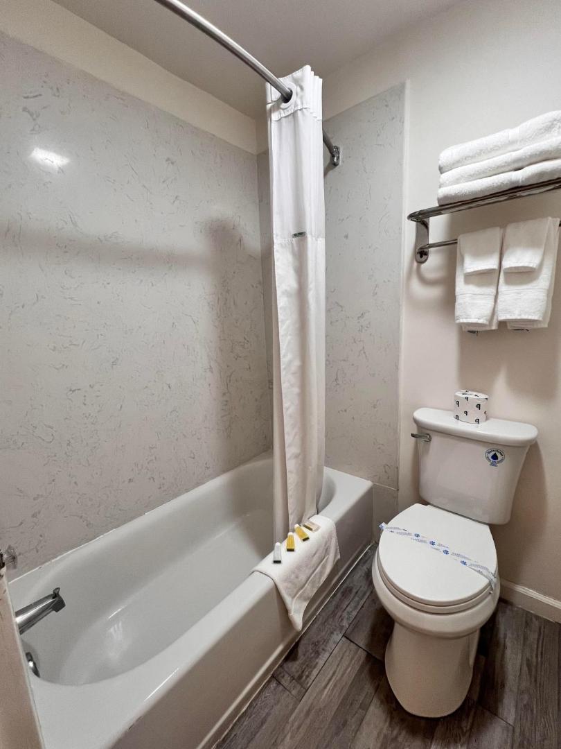 Howard Johnson by Wyndham Reno Downtown