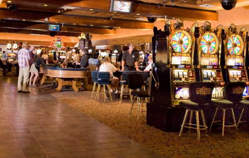 Lakeside Inn & Casino