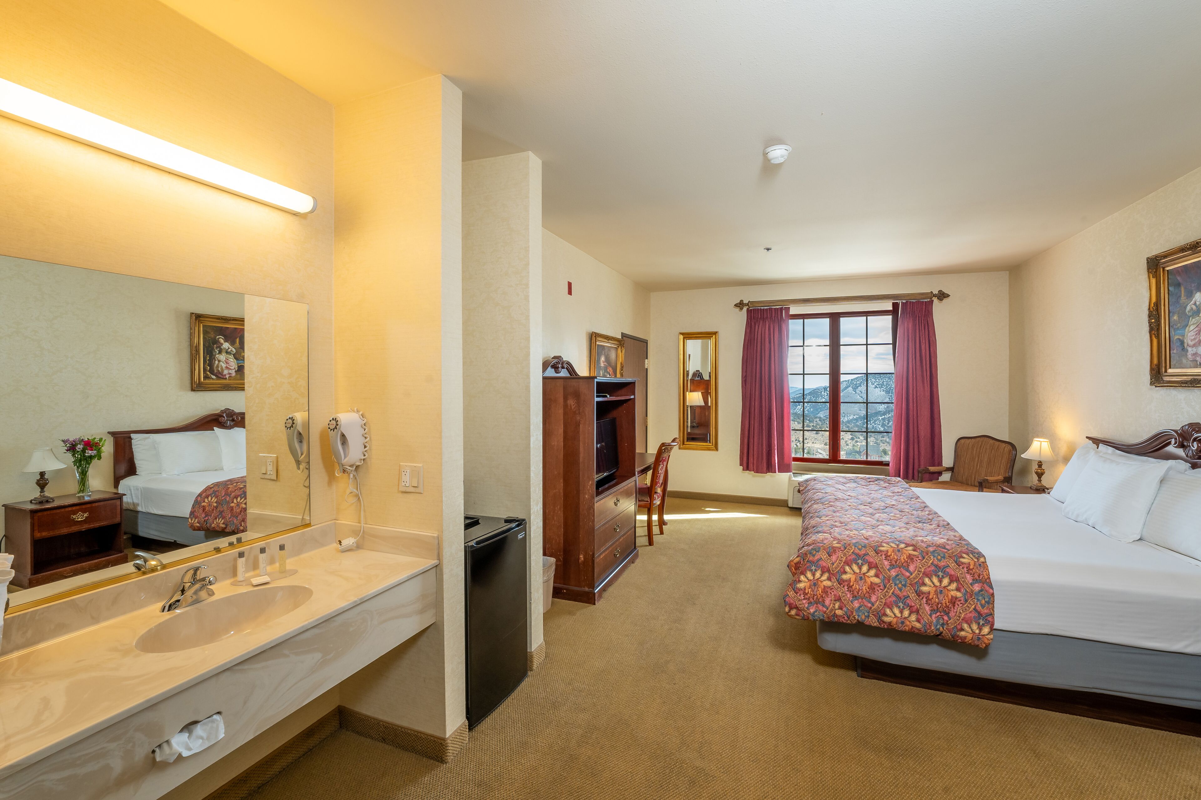 Silverland Inn & Suite
