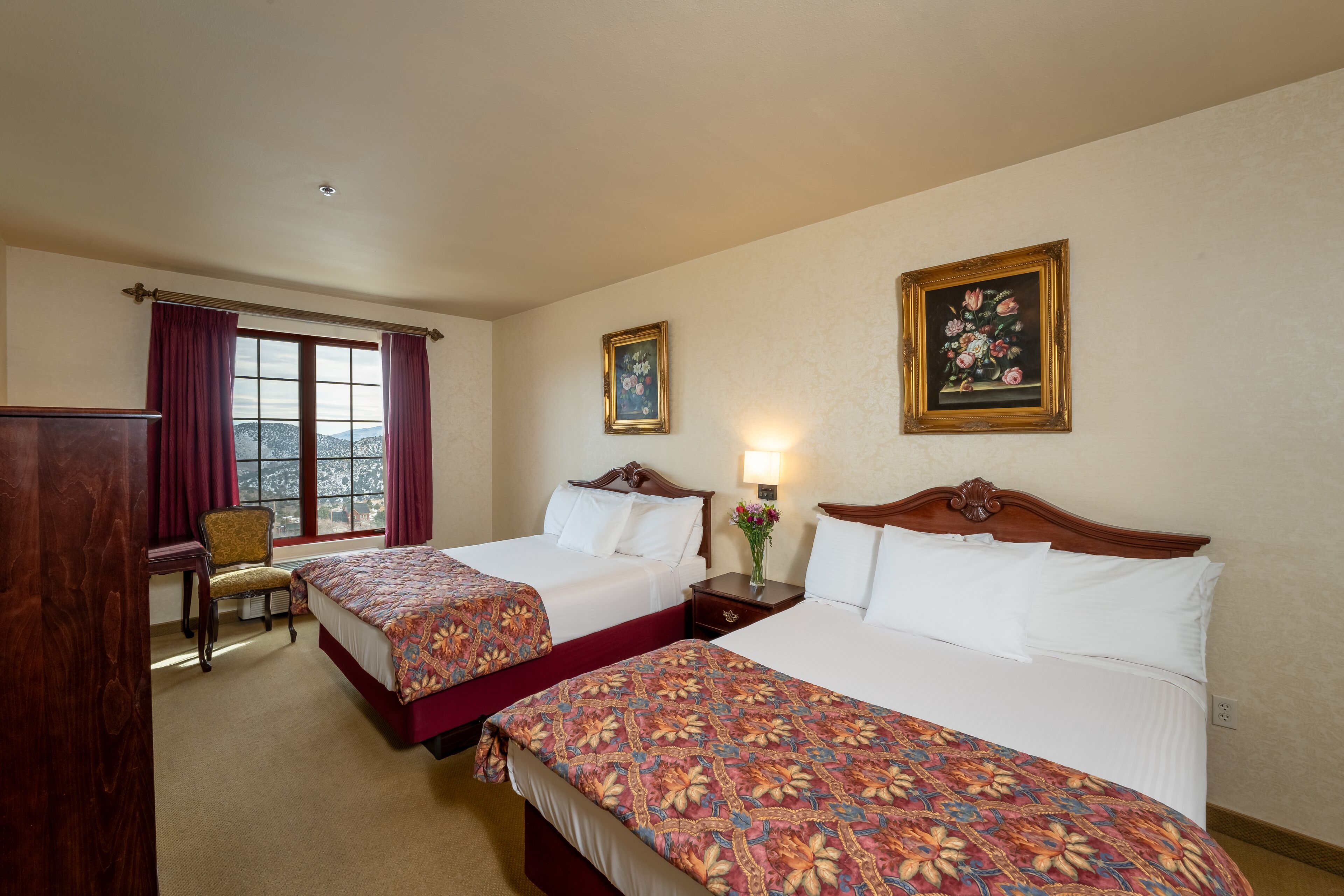 Silverland Inn & Suite