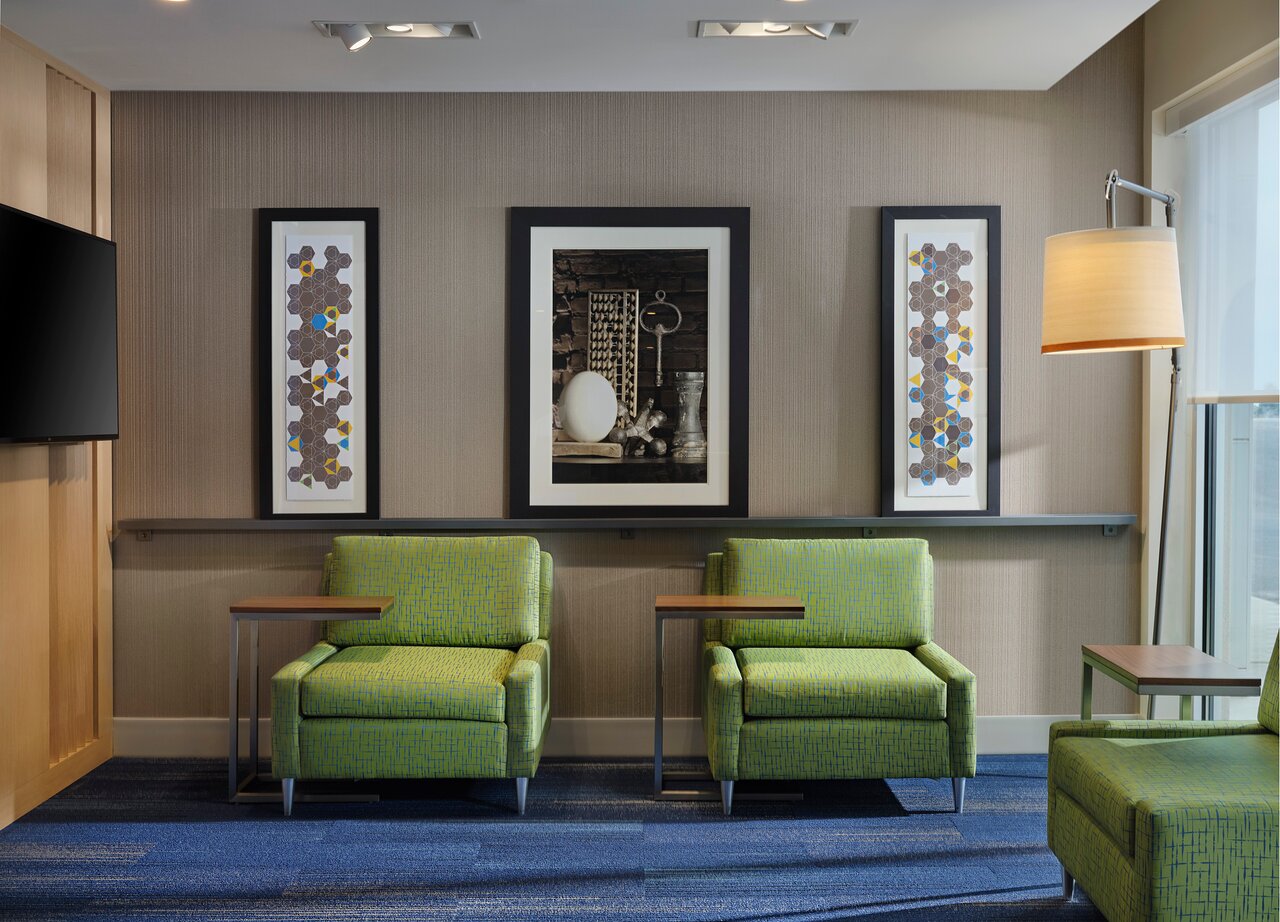 Holiday Inn Express & Suites Lockport