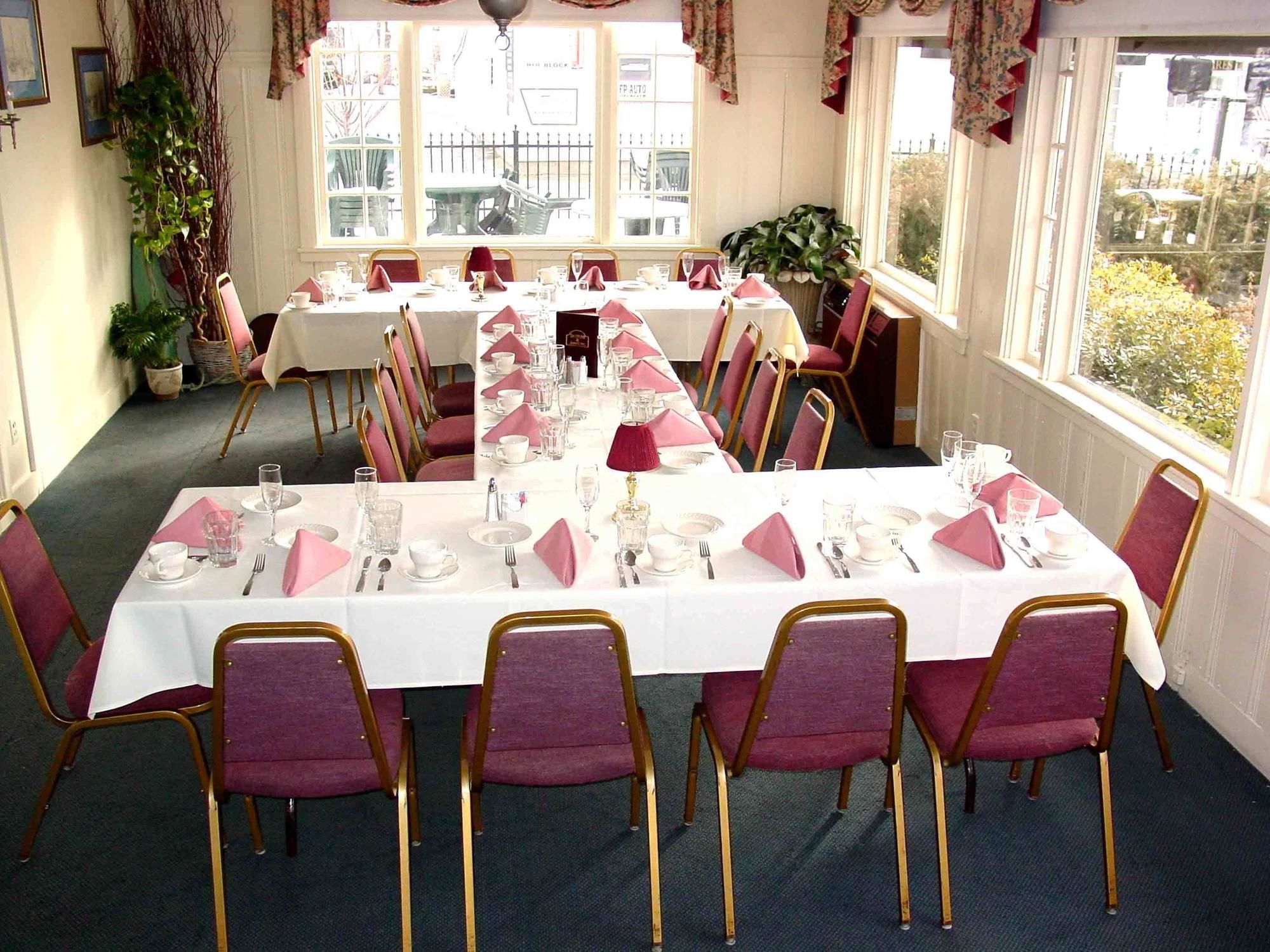 Lamie's Inn & Old Salt Restaurant