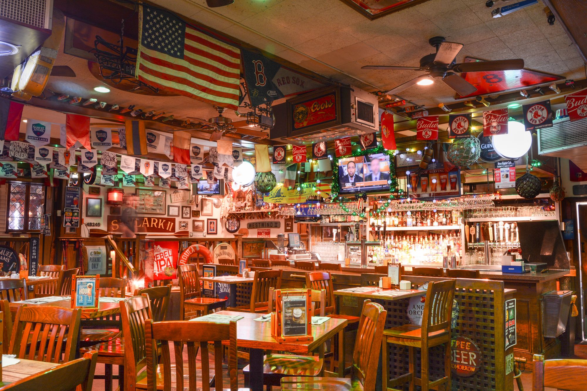 Lamie's Inn & Old Salt Restaurant