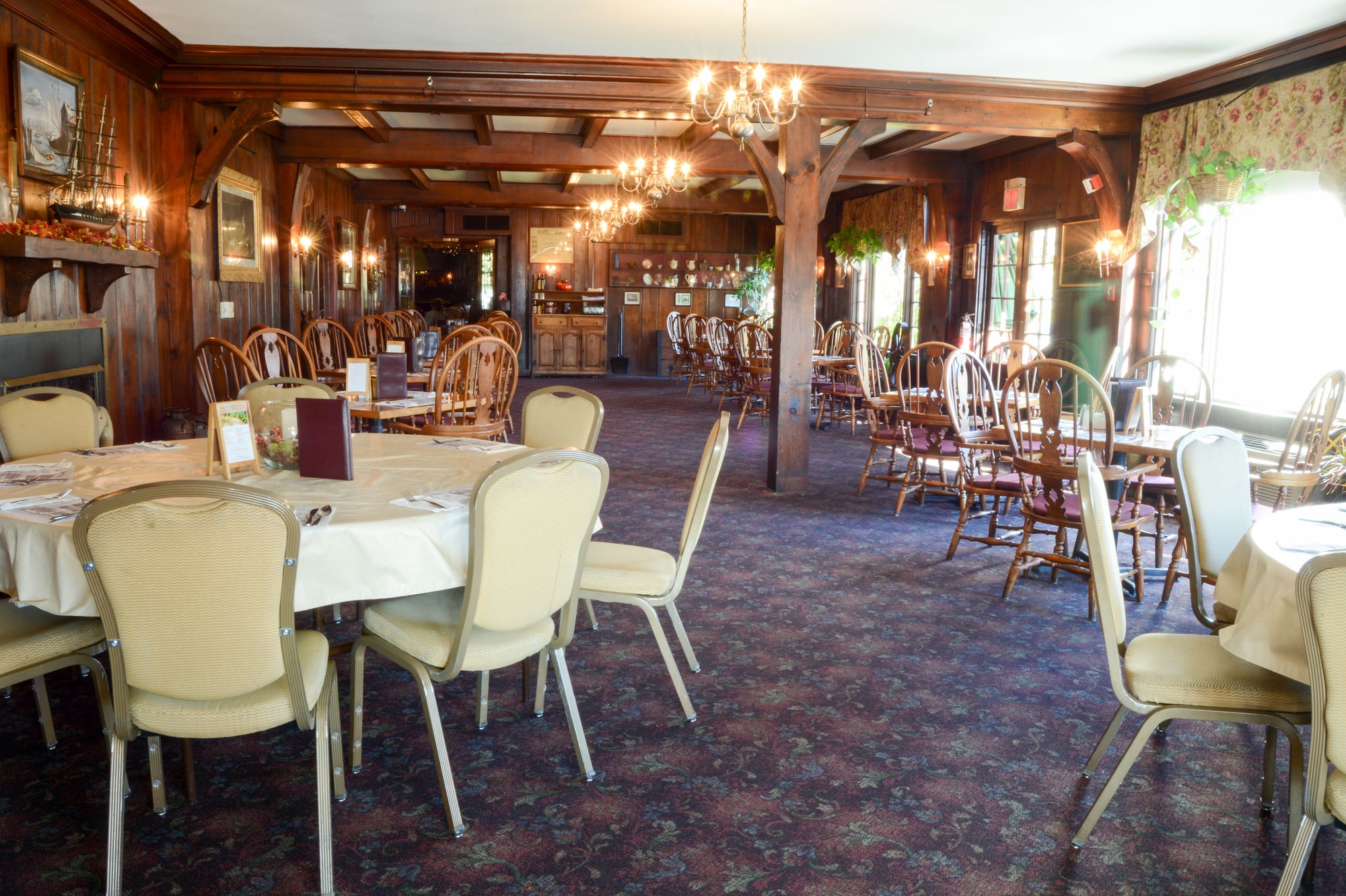 Lamie's Inn & Old Salt Restaurant