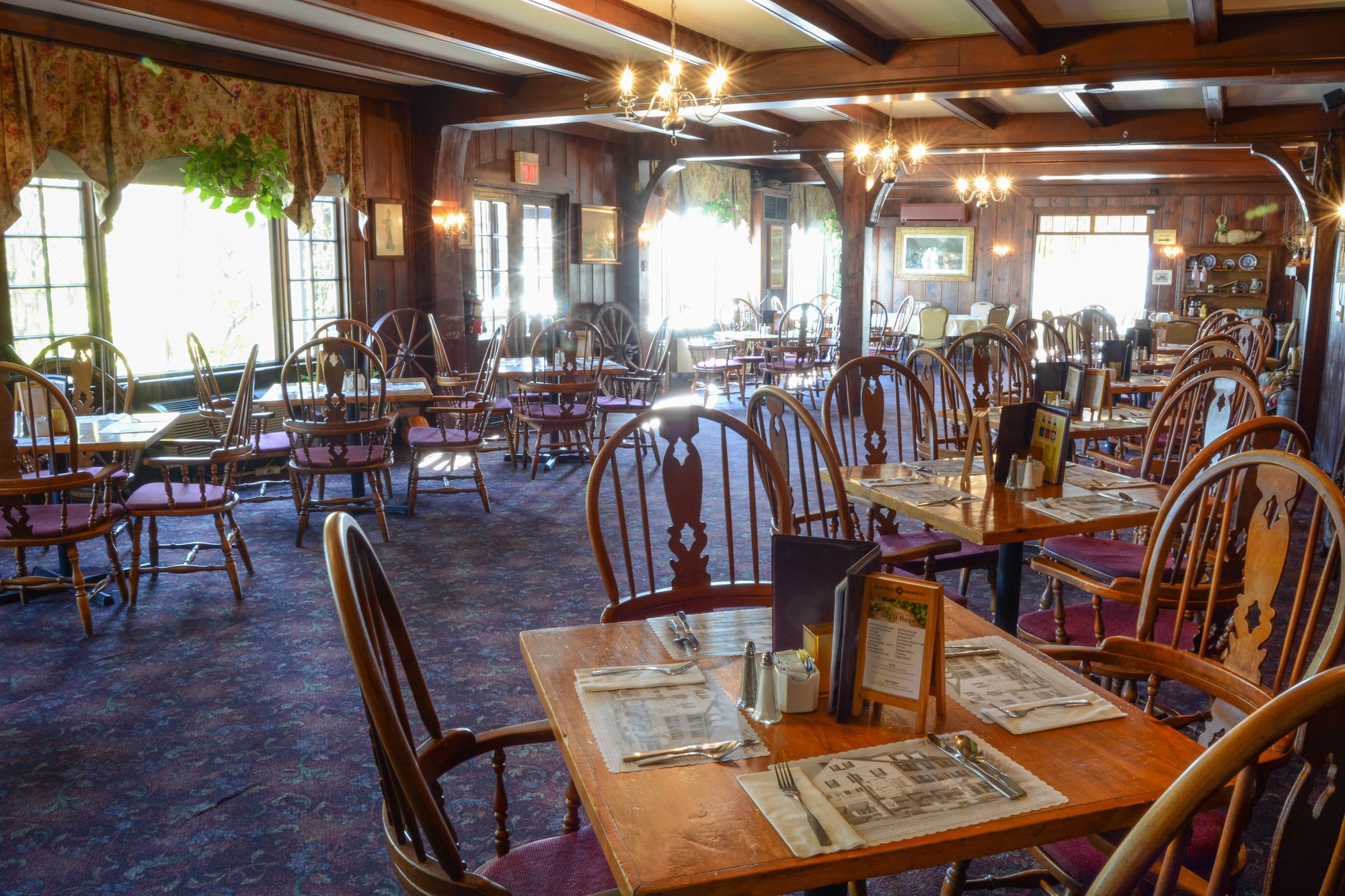 Lamie's Inn & Old Salt Restaurant