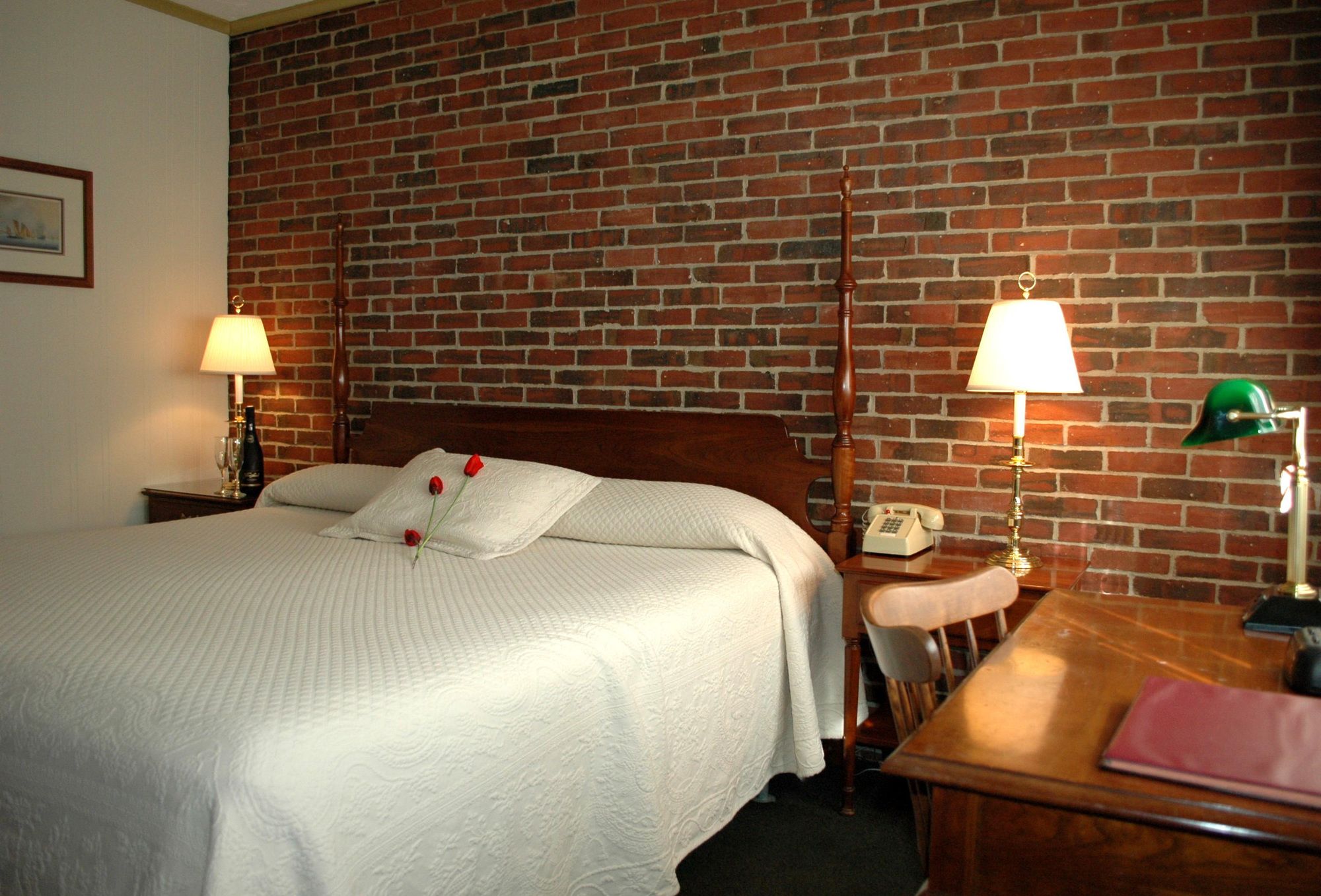 Lamie's Inn & Old Salt Restaurant