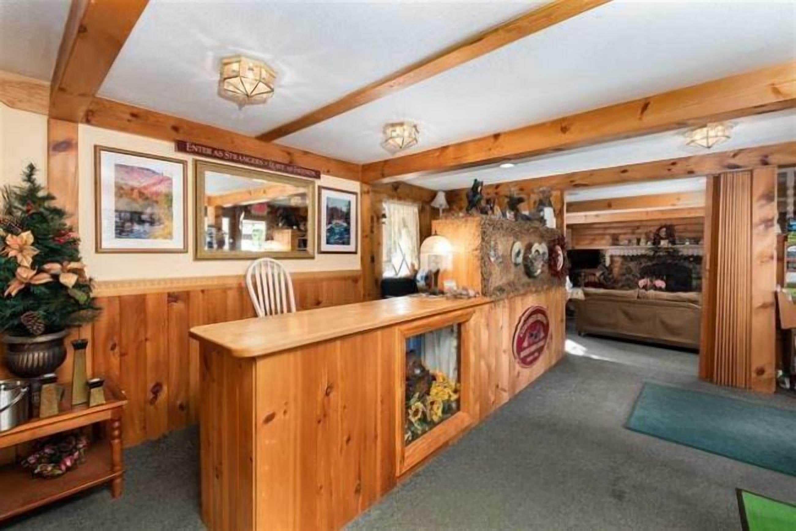 Covered Bridge River View Lodge